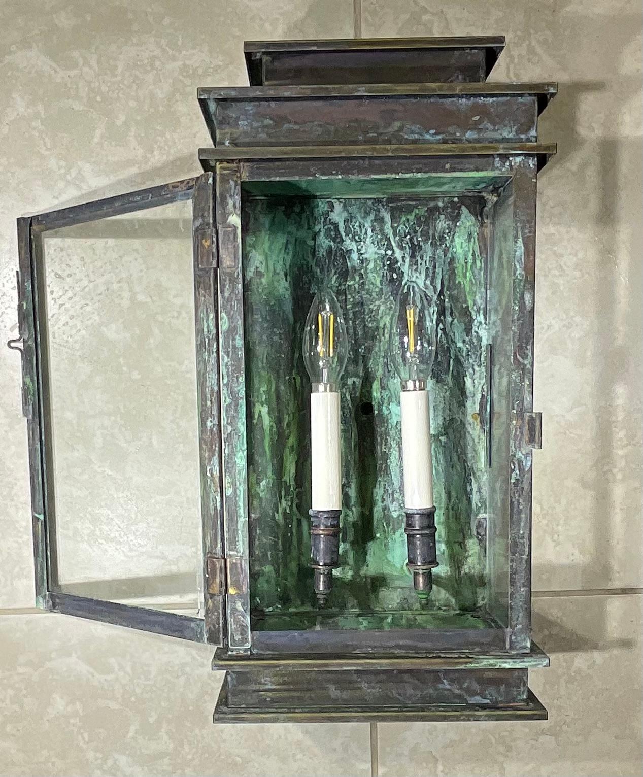 Single Wall Hanging Solid Brass Lantern In Good Condition For Sale In Delray Beach, FL