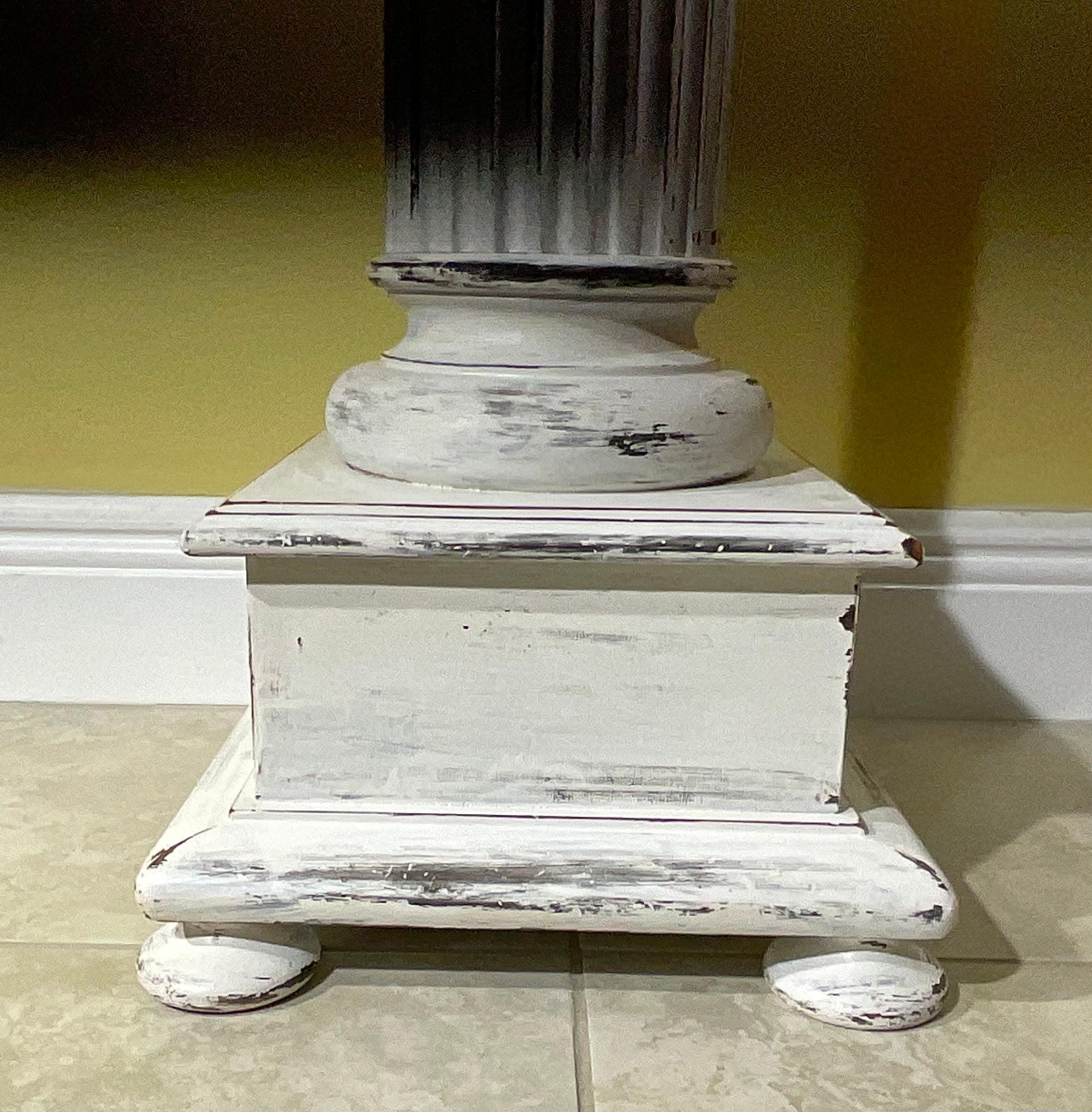 Single Walnut Carved Wood Pedestal In Good Condition For Sale In Delray Beach, FL