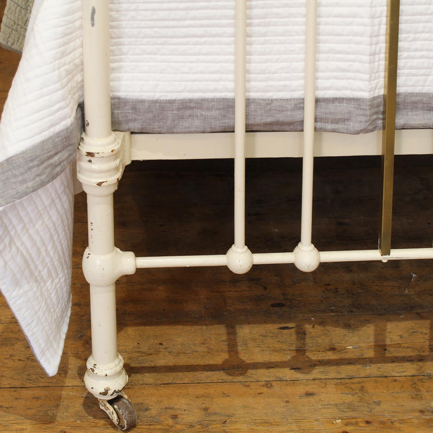 Single White Antique Bed MS64 In Fair Condition For Sale In Wrexham, GB