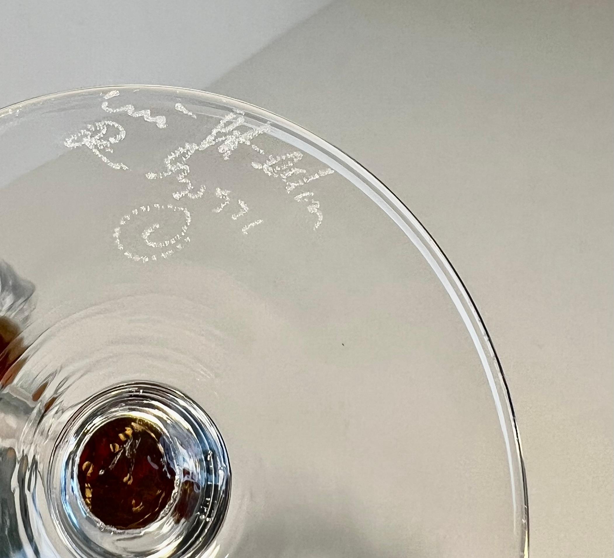 Wine Glass by Union Street Glass “Manhattan Collection” 24K leafed Gold Ball In Good Condition In West Palm Beach, FL