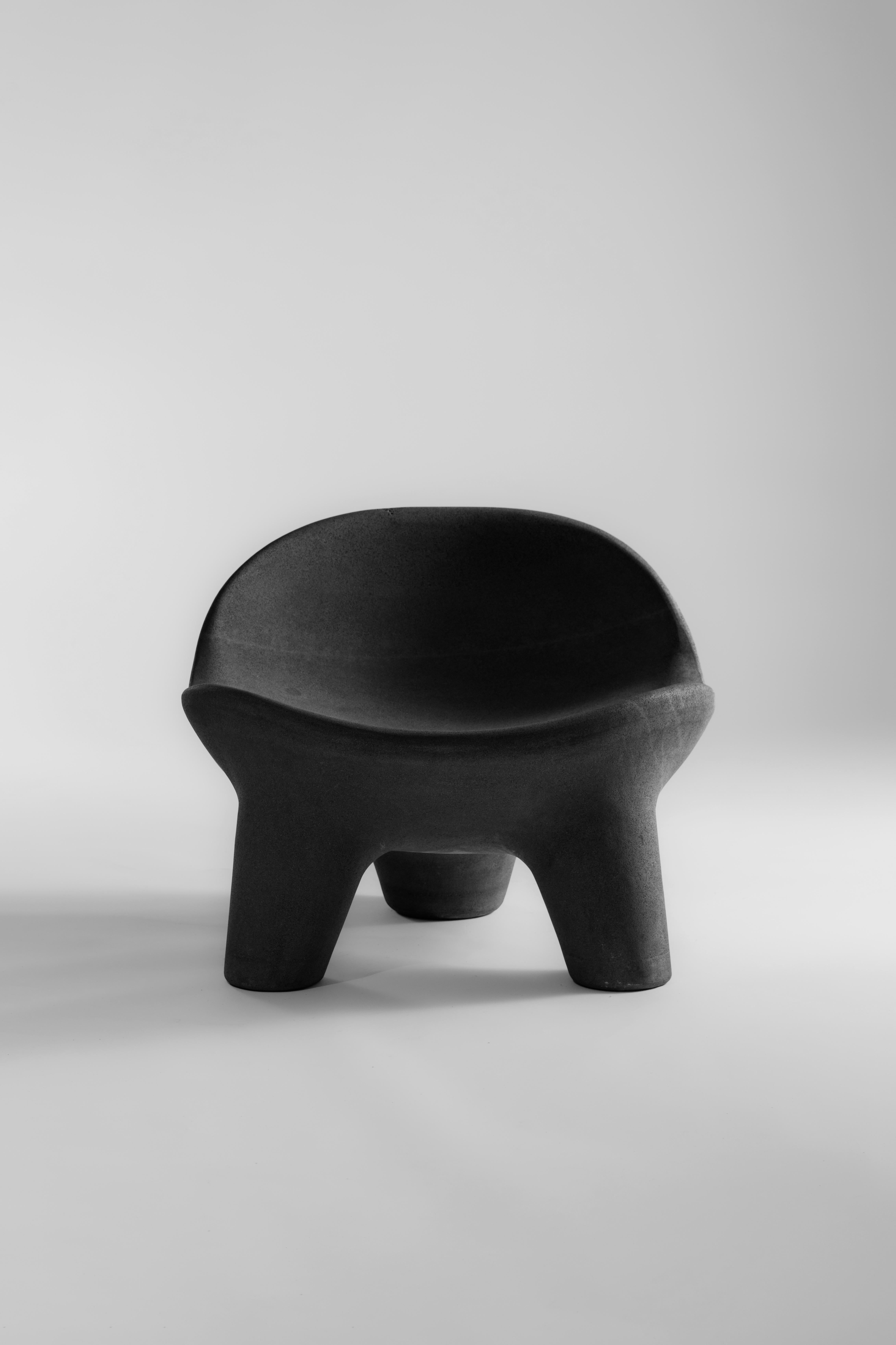 Single Wood, Pietra vulcanica, Marmo Batan Lounge Chair di Sebastián Cappiello In condizioni Nuovo in vendita a Geneve, CH