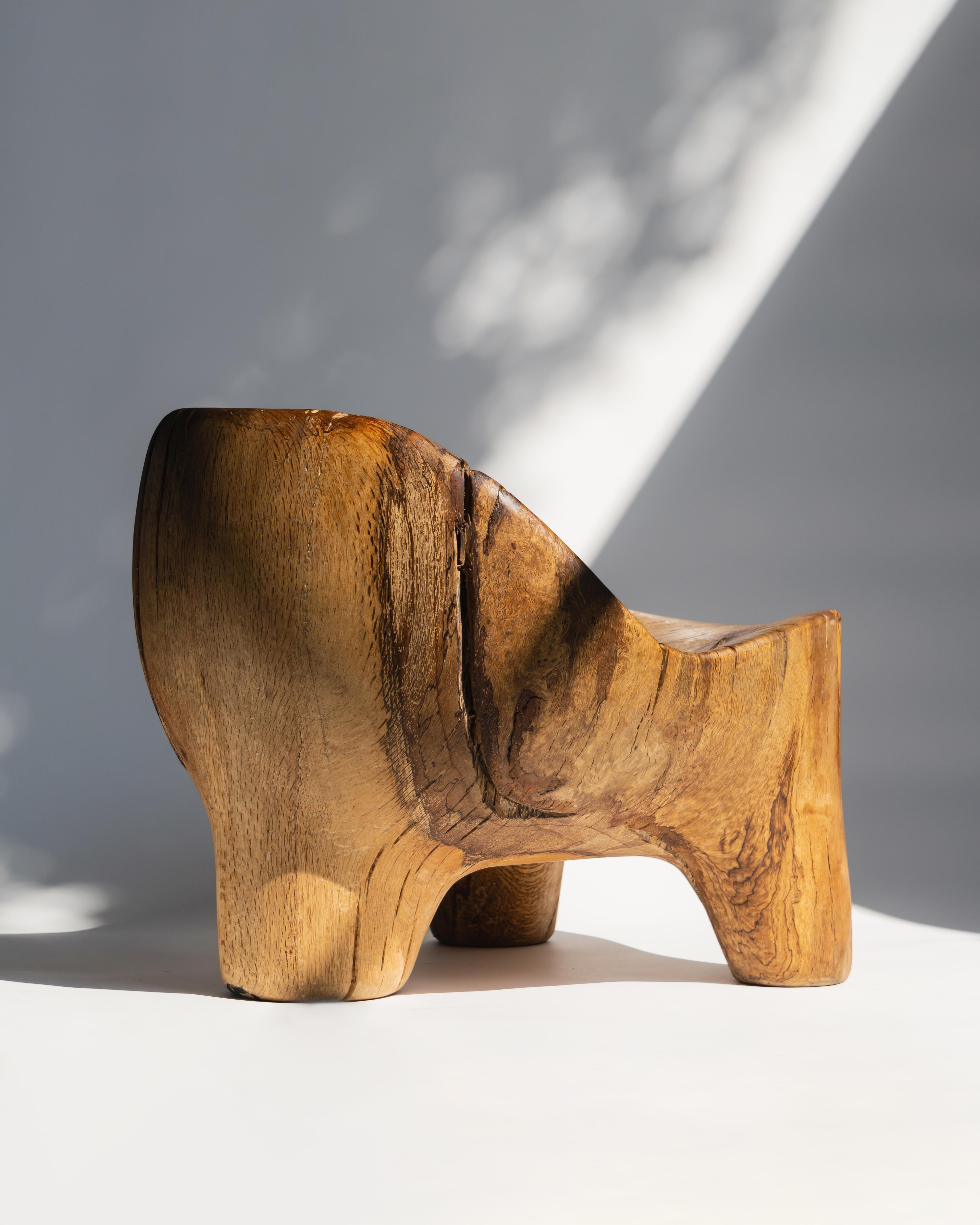 Single Wood, Pietra vulcanica, Marmo Batan Lounge Chair di Sebastián Cappiello in vendita 3
