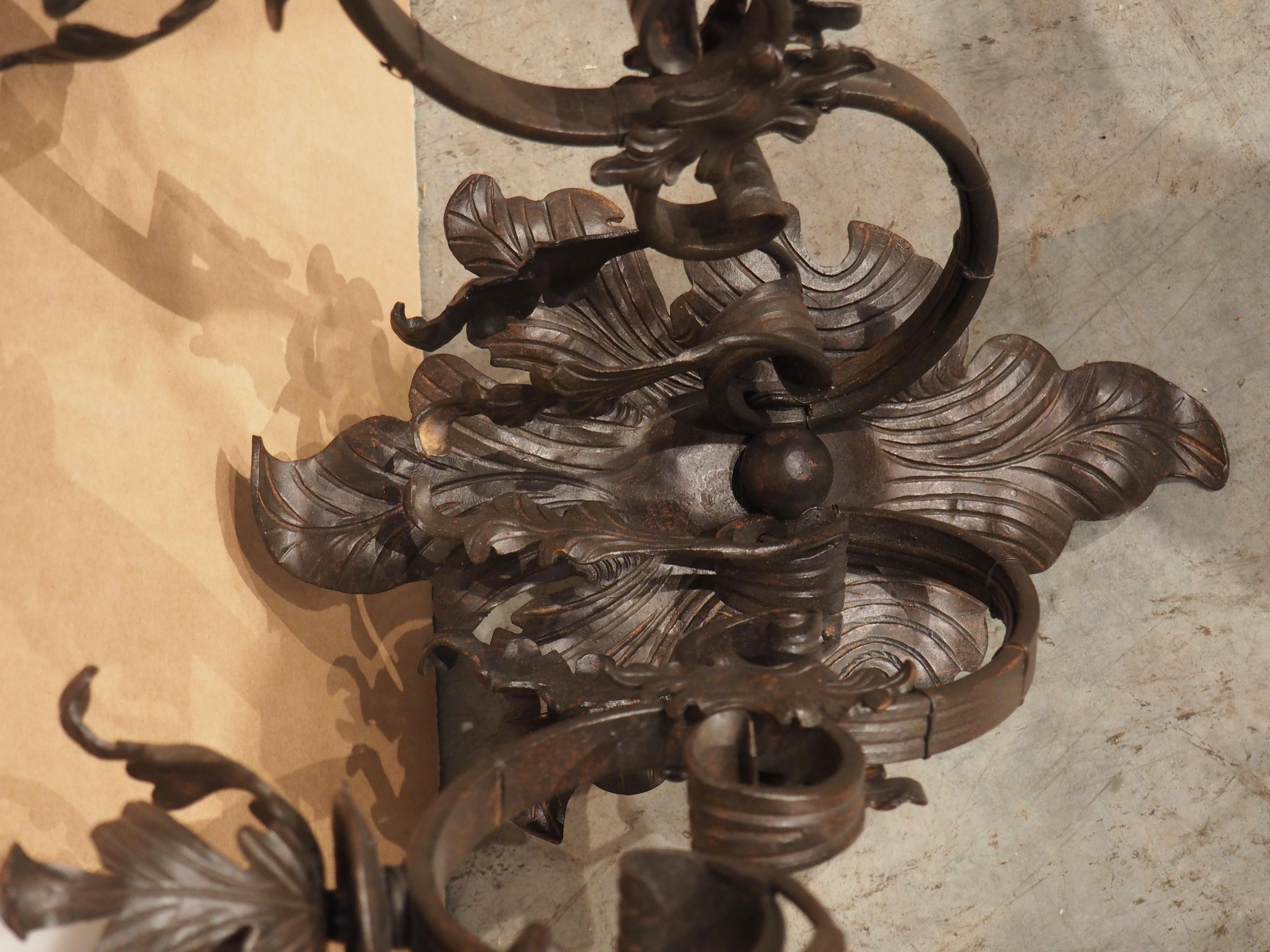 Single Wrought Iron Wall Sconce with Foliate Ornamentation For Sale 4