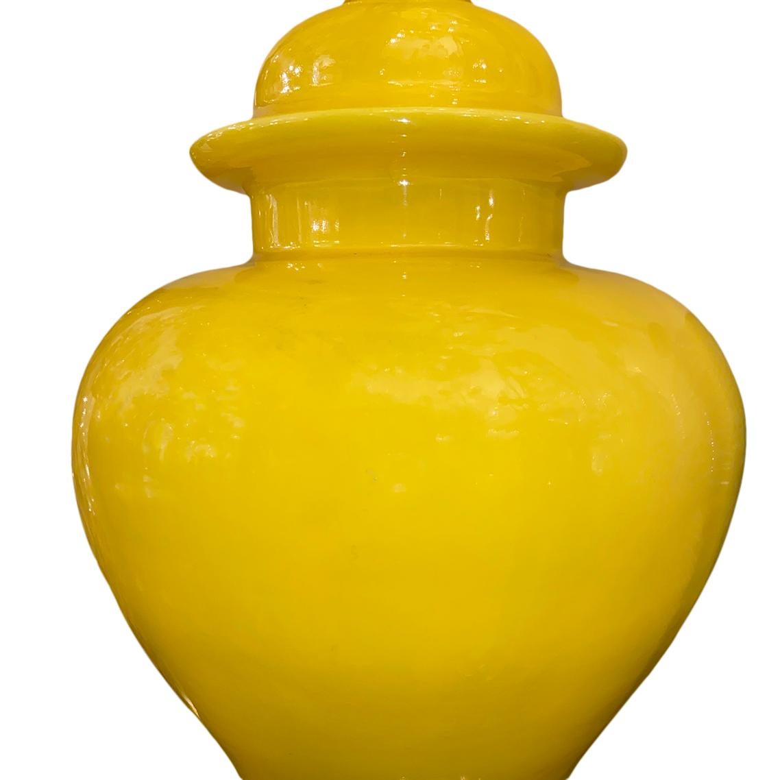 Single Yellow Porcelain Table Lamp In Good Condition For Sale In New York, NY
