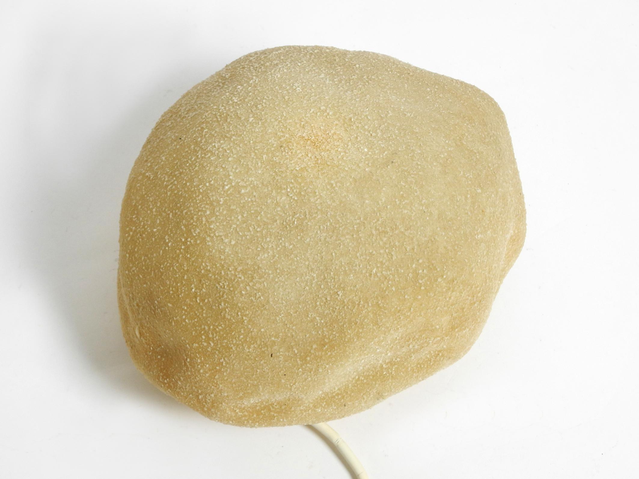 Singleton 1970s Stone Rock Table or Floor Lamp in Fiberglass with Marble Grains In Good Condition In München, DE
