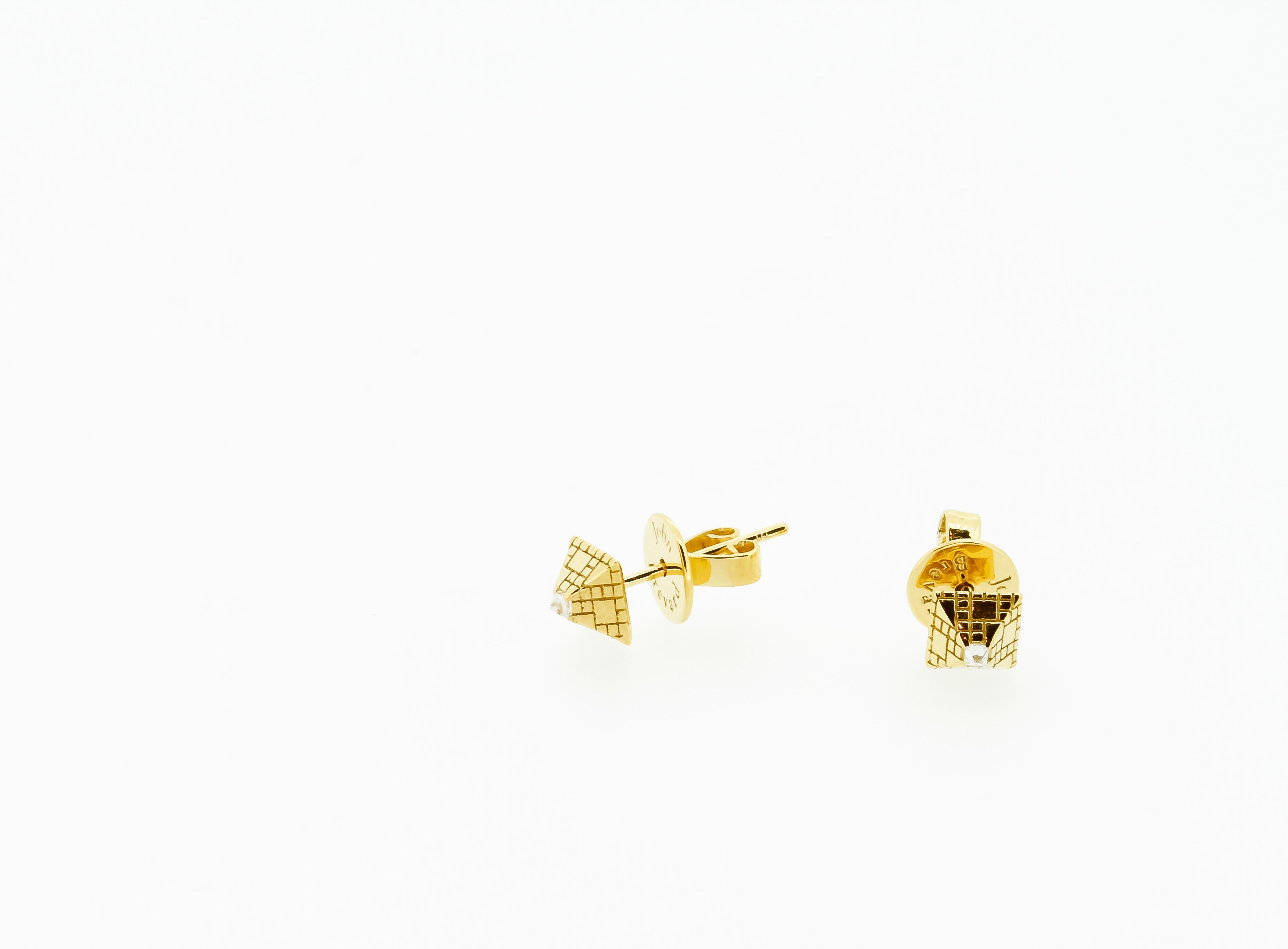 Taglio rotondo Orecchini con diamante singolare in oro 18K in vendita