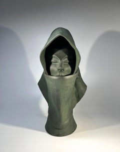 Buste singulièrement intriguant d'une femme vêtue