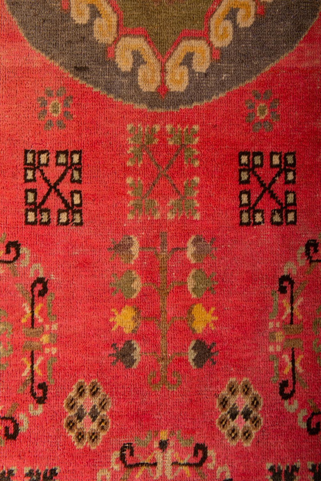 Sinkiang or Samarkanda Vintage Carpet For Sale 1
