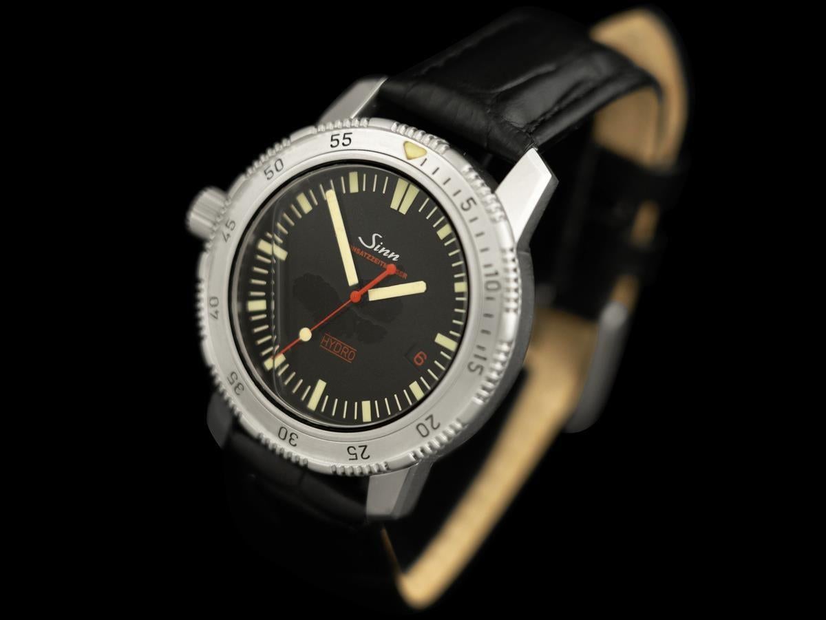 Sinn UX EZM2 Hydro Mens Deep Diver Special Forces SS Watch - Box & Papers Excellent état - En vente à Suwanee, GA