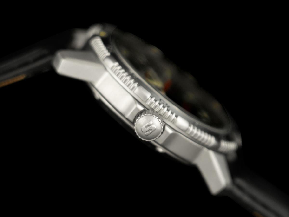Sinn UX EZM2 Hydro Mens Deep Diver Special Forces SS Watch - Box & Papers Pour hommes en vente