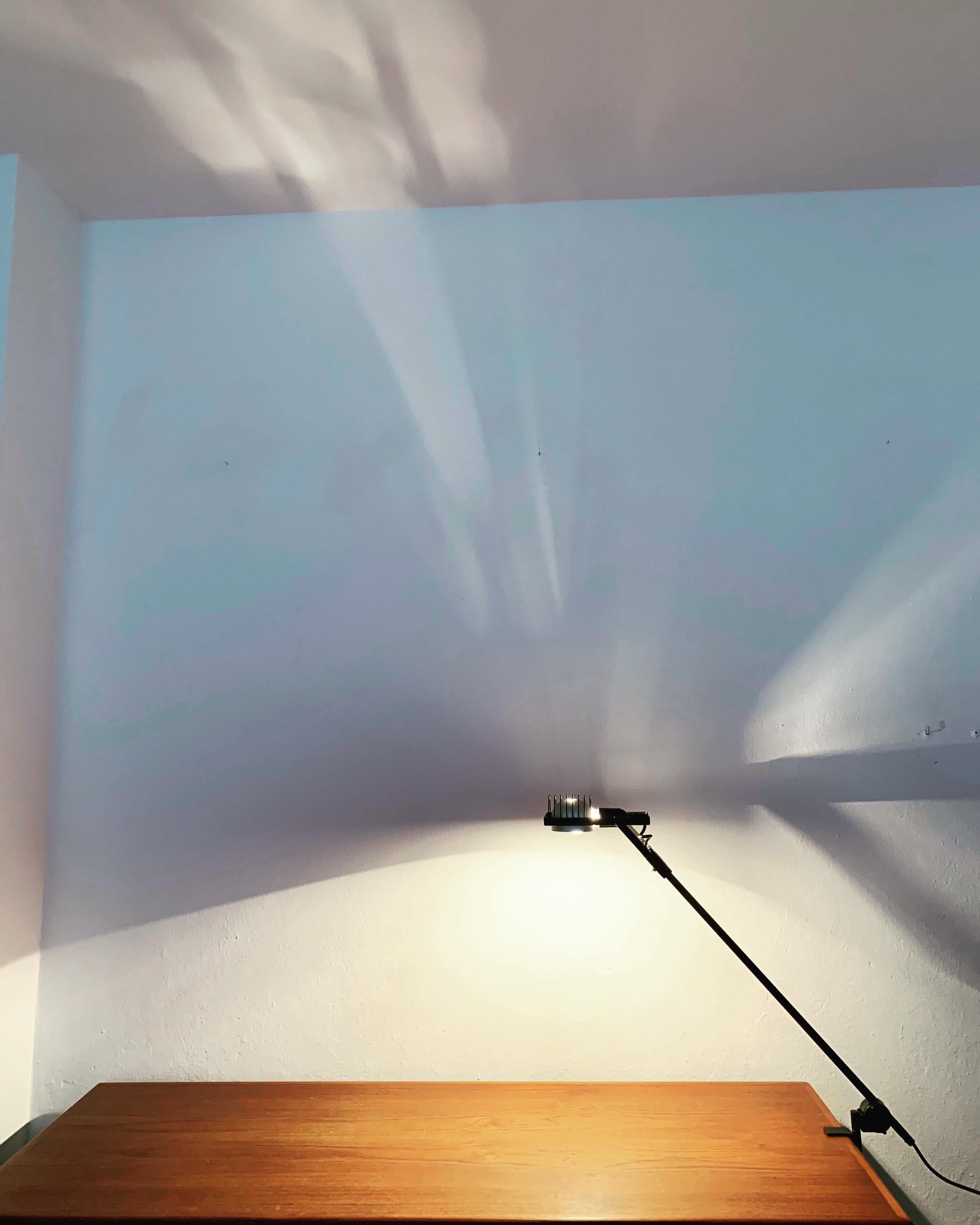 Lámpara de pinza Sintesi de Ernesto Gismondi para Artemide en venta 1