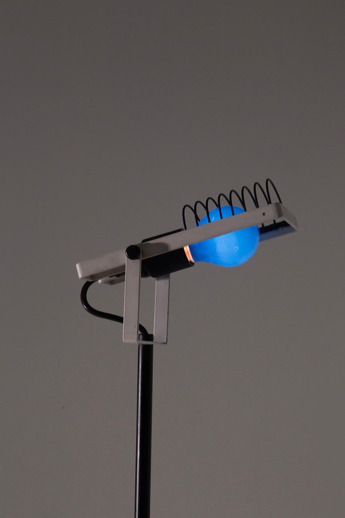 Late 20th Century Sintesi Pair floor lamp by Ernesto Gismondi for Artemide in vendita