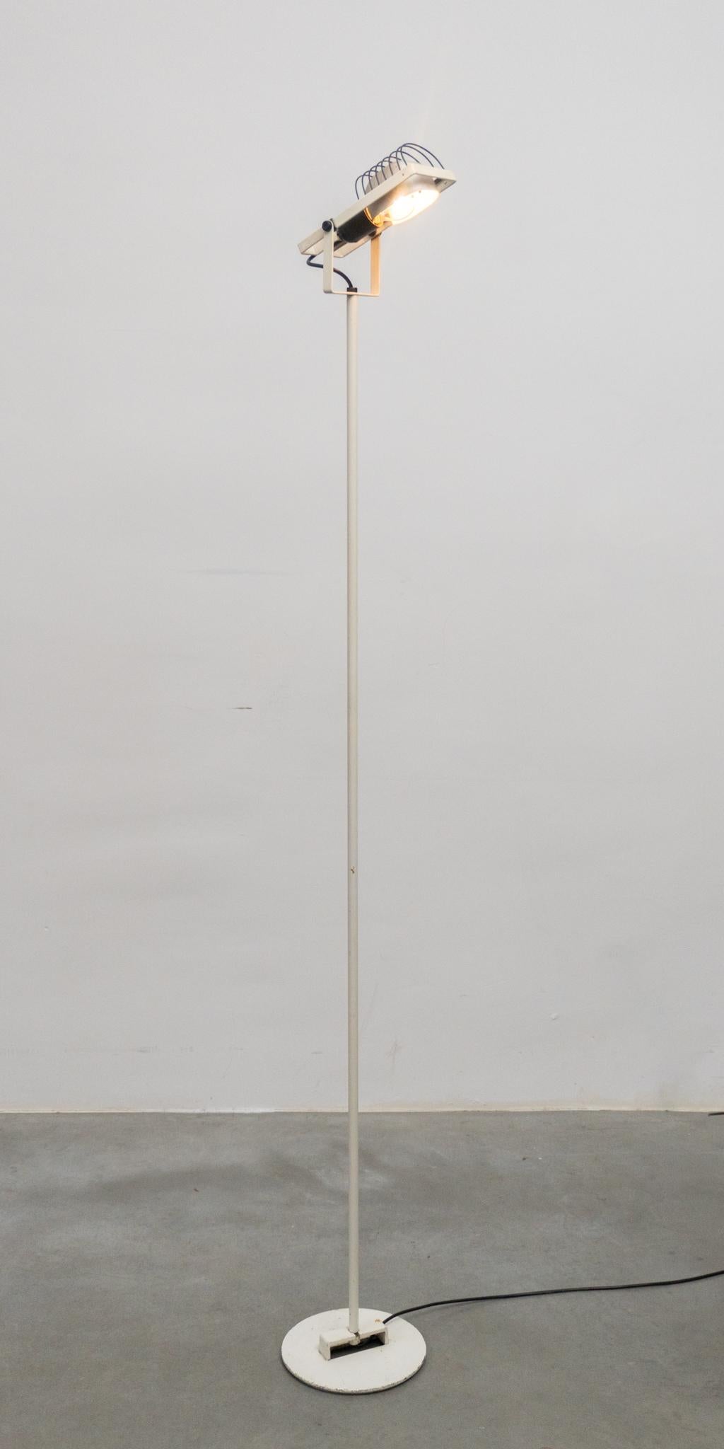 Sintesi Terra Articulated Floor Lamp Designed by Ernesto Gismondi for Artemide For Sale 3