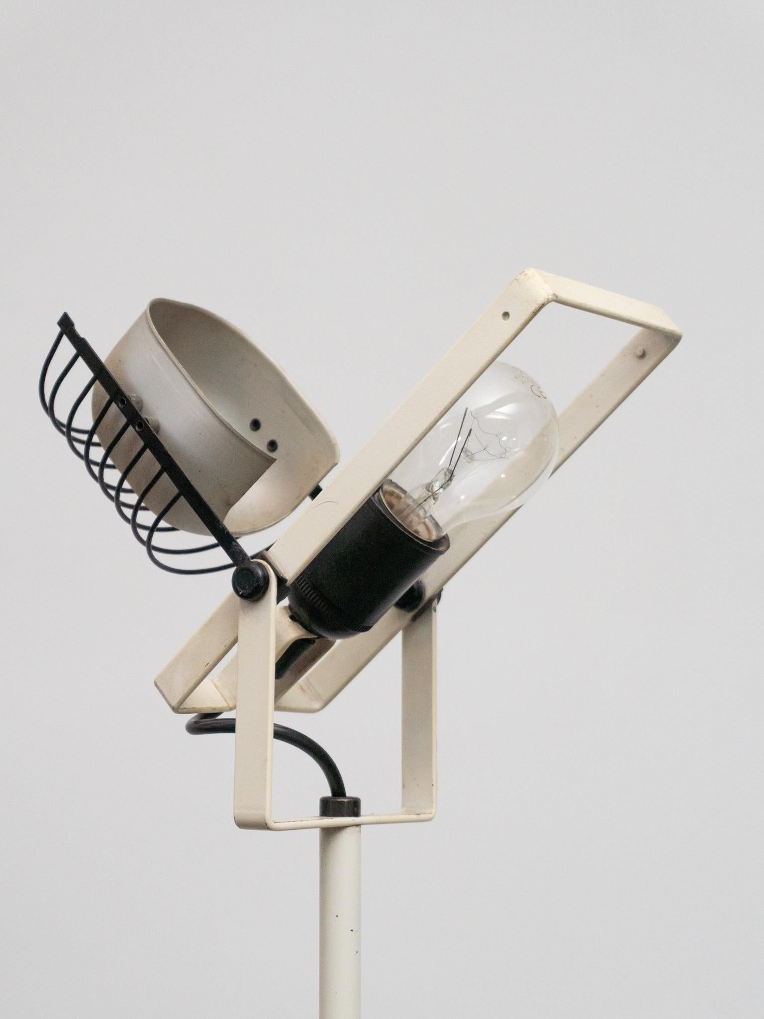Sintesi Terra Articulated Floor Lamp Designed by Ernesto Gismondi for Artemide For Sale 2