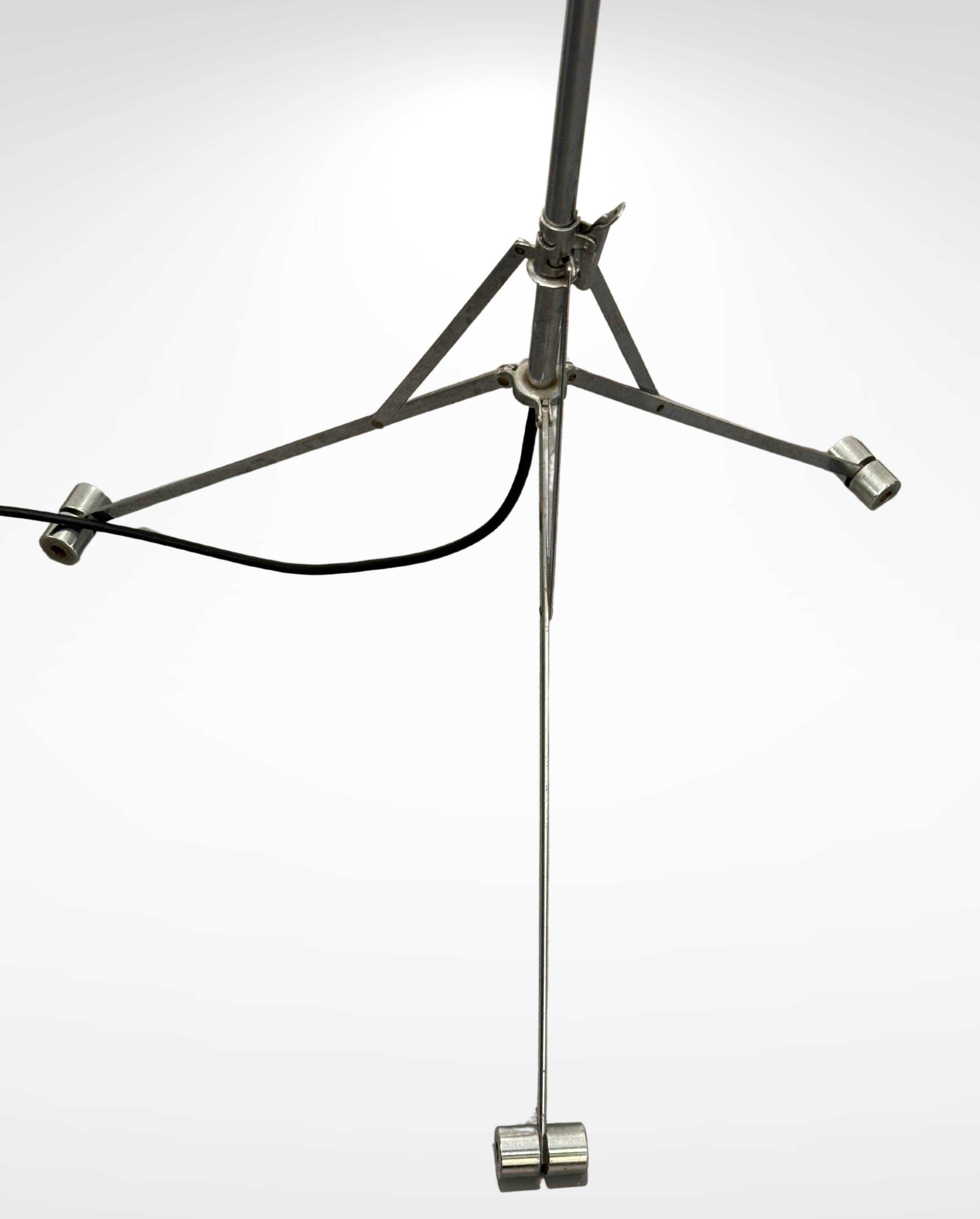 Sintesi Terra by Ernesto Gismondi for Artemide Extendable Tripod Base Floor Lamp 2