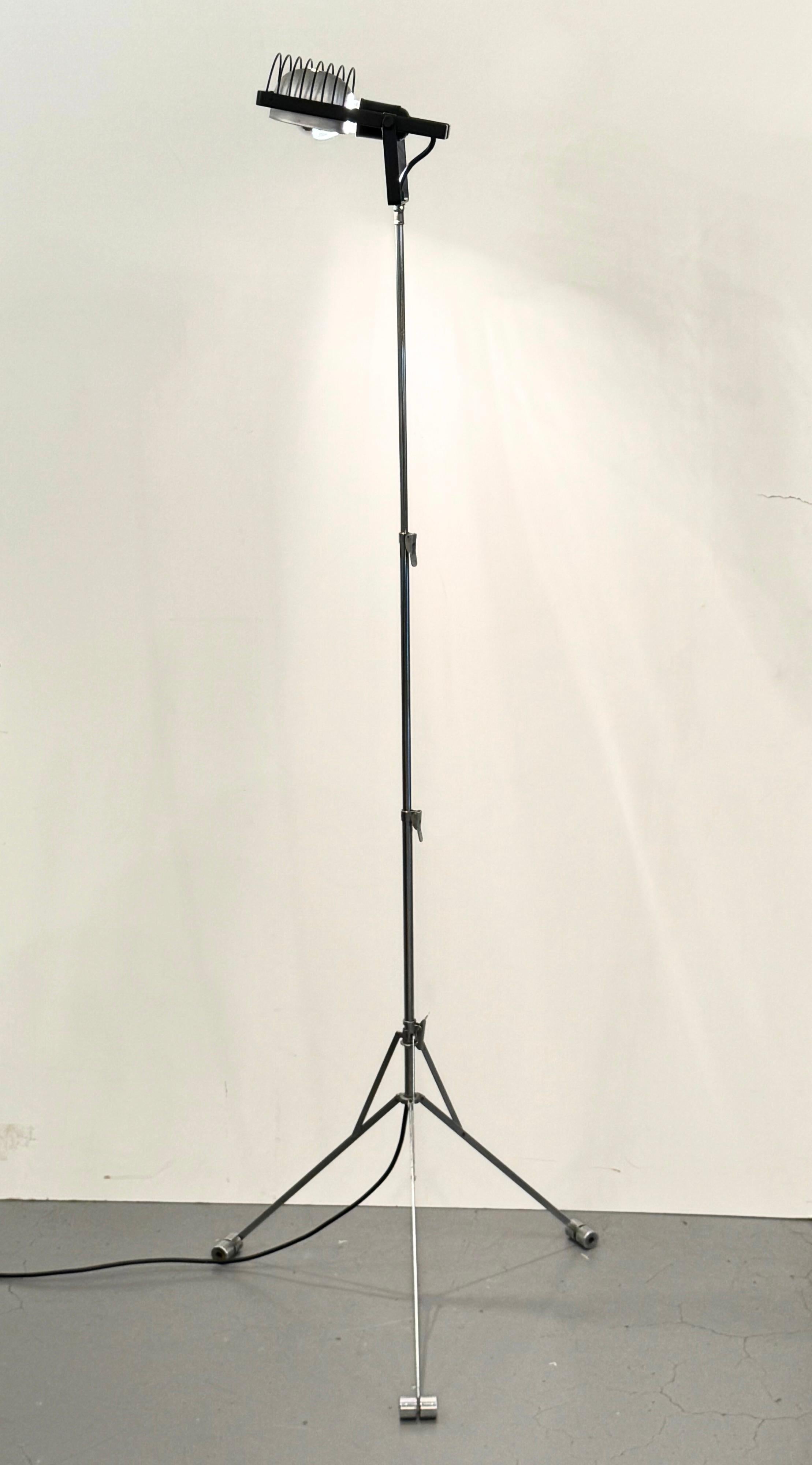 Mid-Century Modern Sintesi Terra by Ernesto Gismondi for Artemide Extendable Tripod Base Floor Lamp