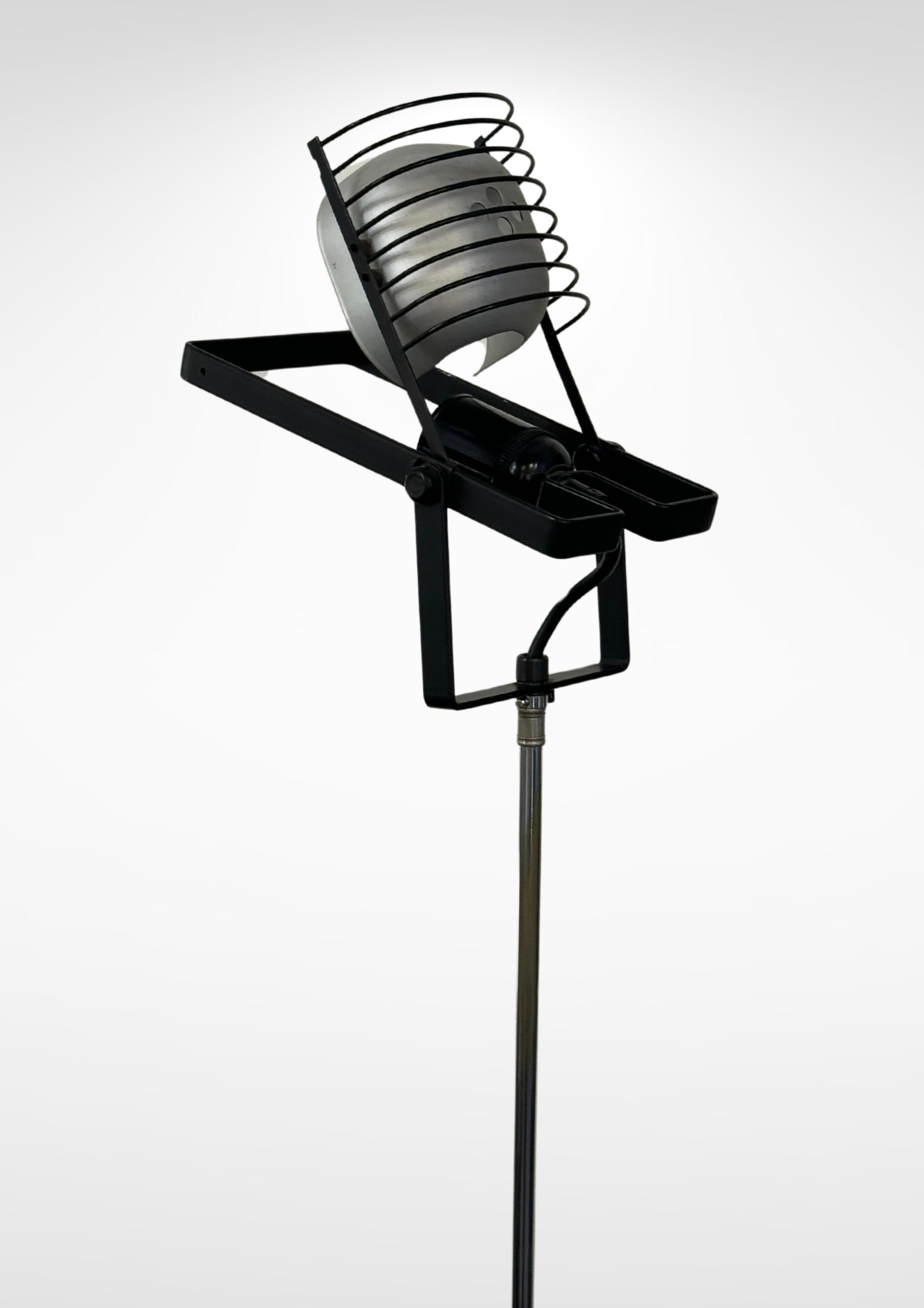 20th Century Sintesi Terra by Ernesto Gismondi for Artemide Extendable Tripod Base Floor Lamp
