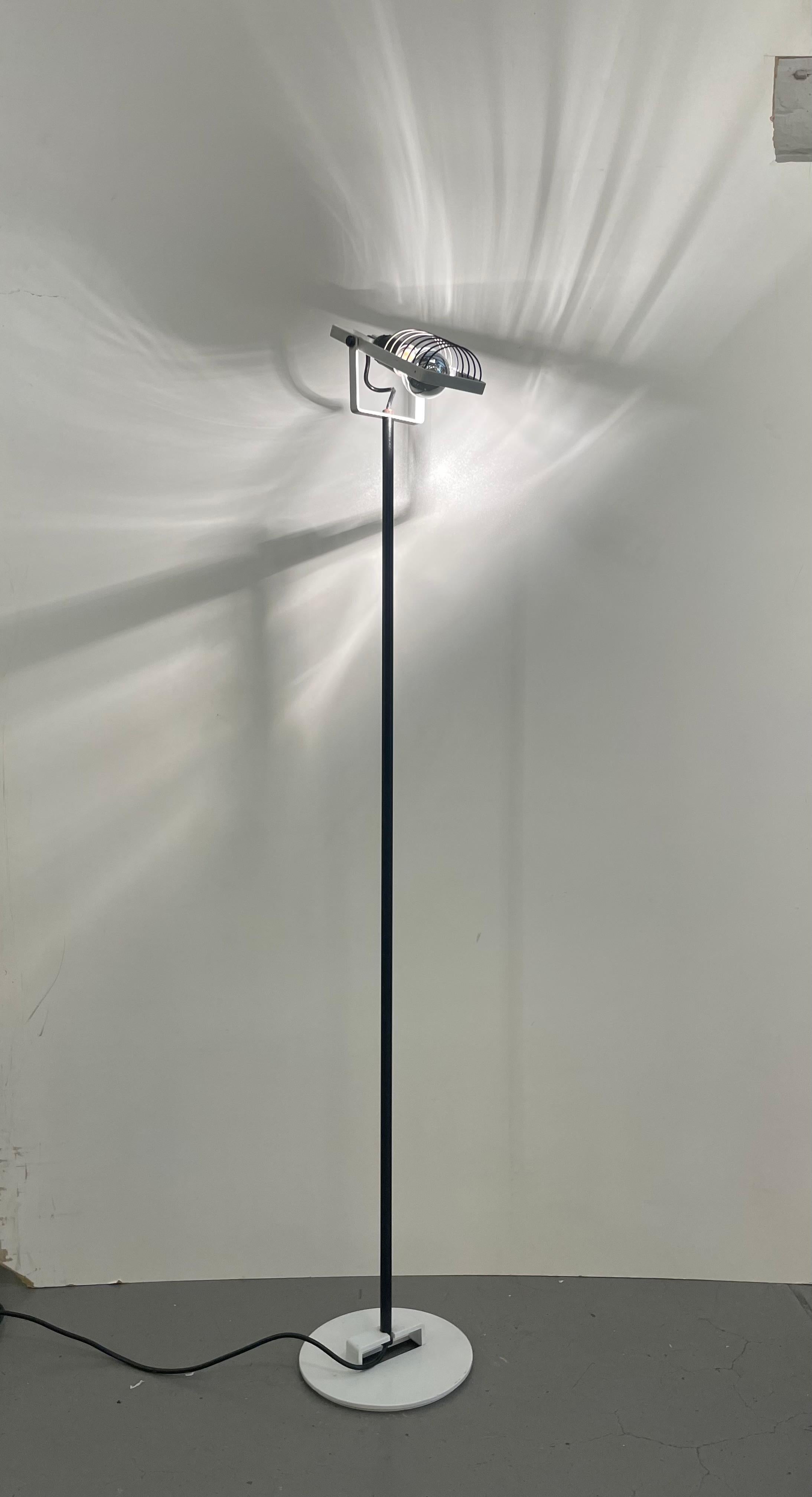 Lámpara de pie Sintesi Terra de Ernesto Gismondi para Artemide, años 70 en venta 6
