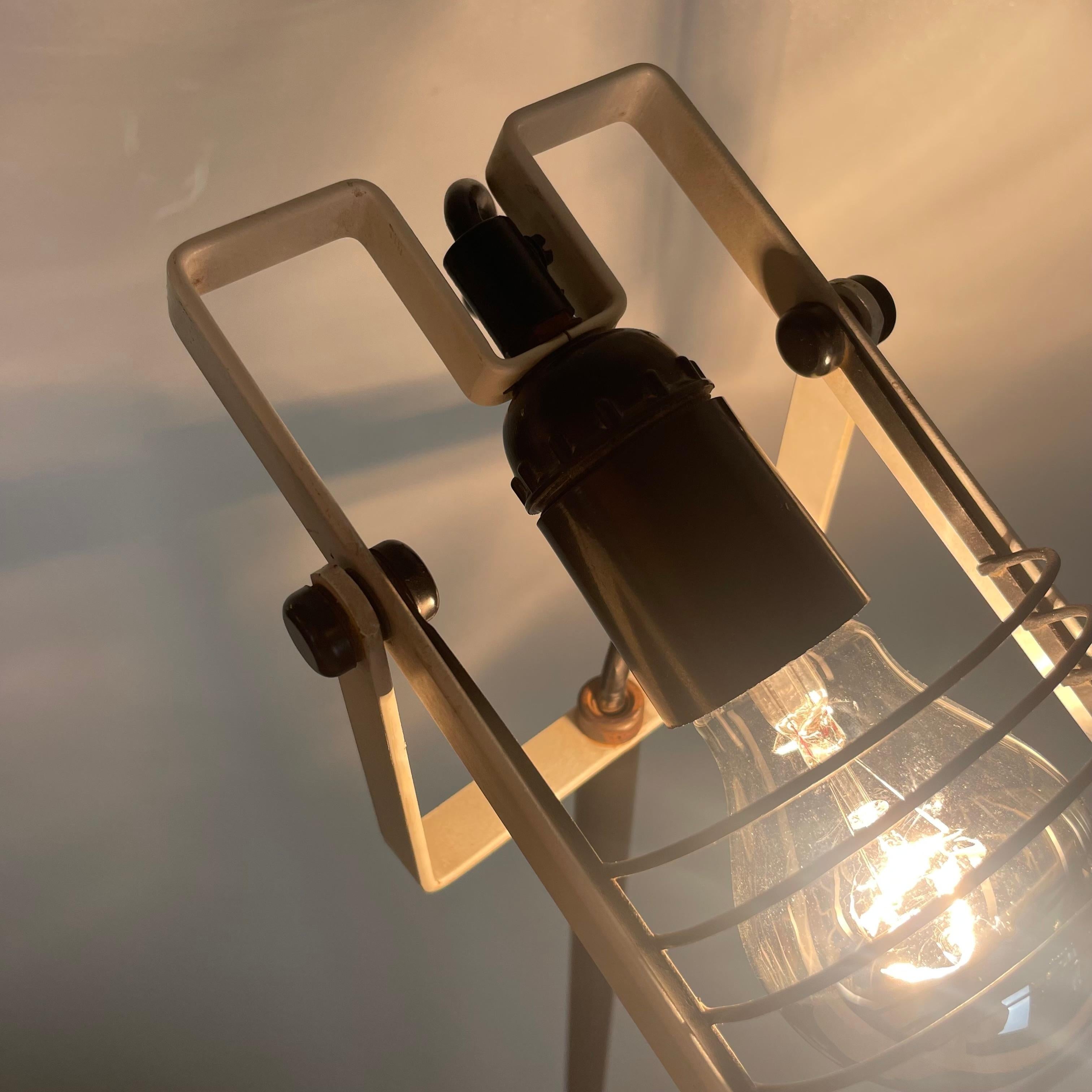 Lámpara de pie Sintesi Terra de Ernesto Gismondi para Artemide, años 70 en venta 9