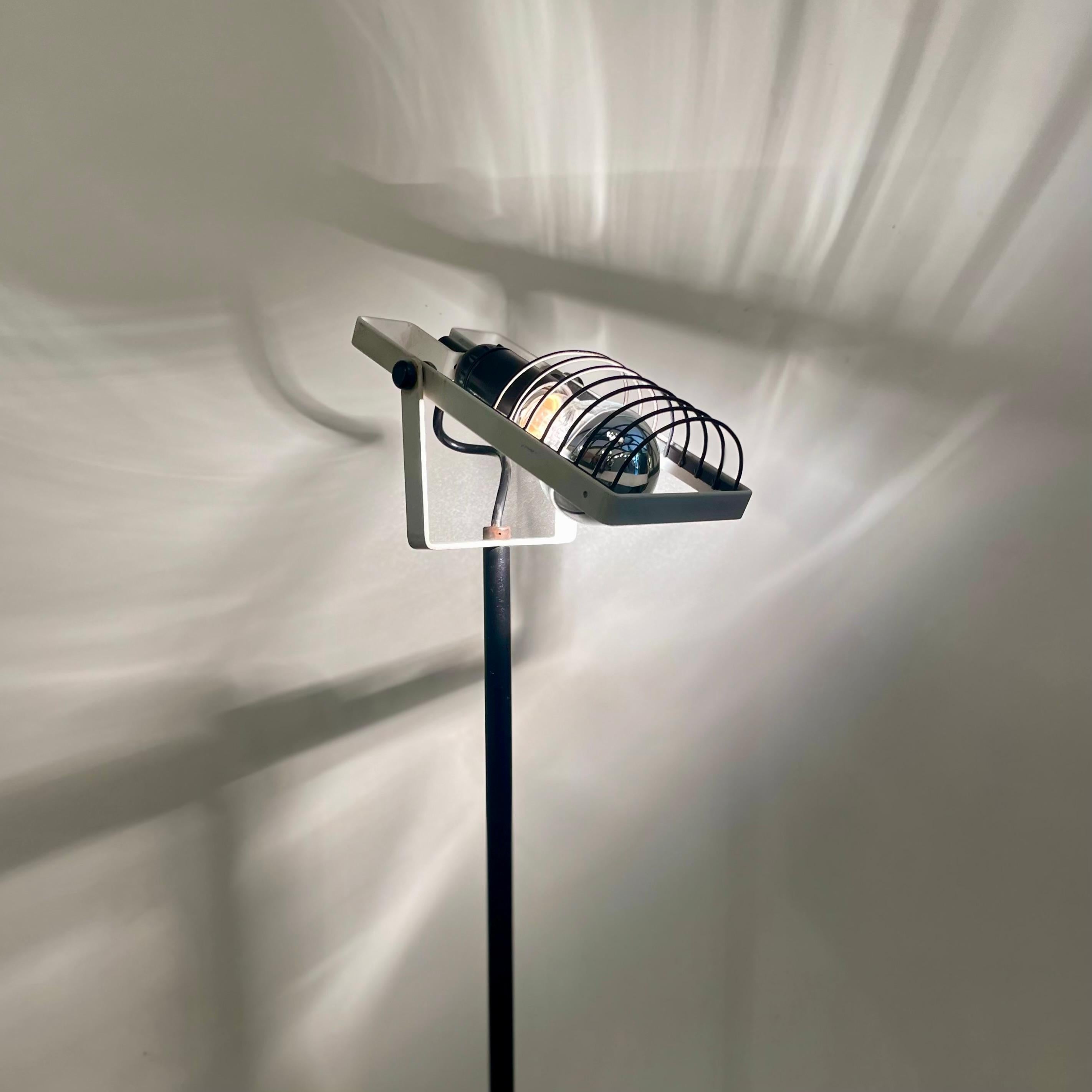 Lámpara de pie Sintesi Terra de Ernesto Gismondi para Artemide, años 70 en venta 11