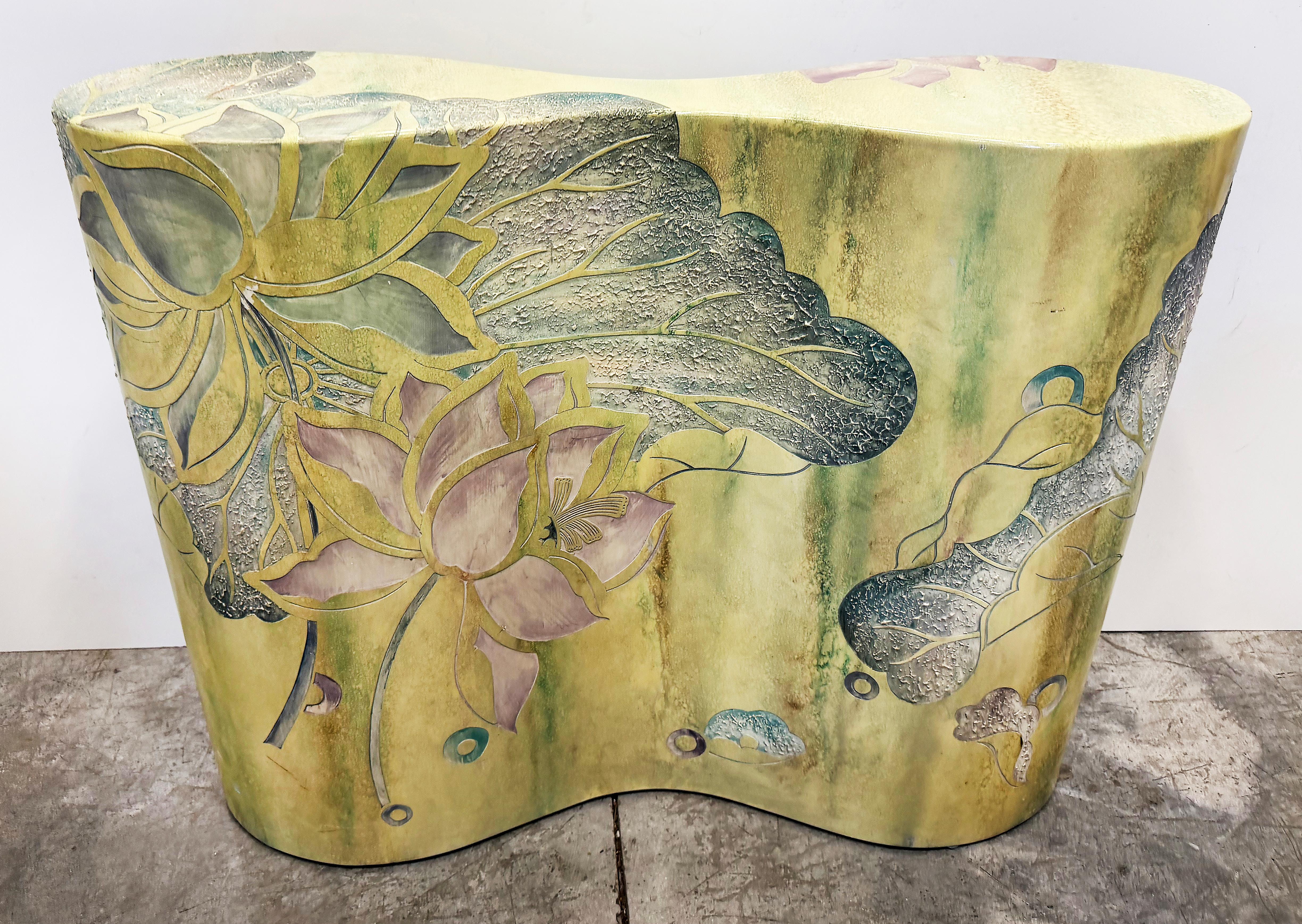 Table console biomorphe sinueuse en bois courbé, détails peints floraux asiatiques en vente 2