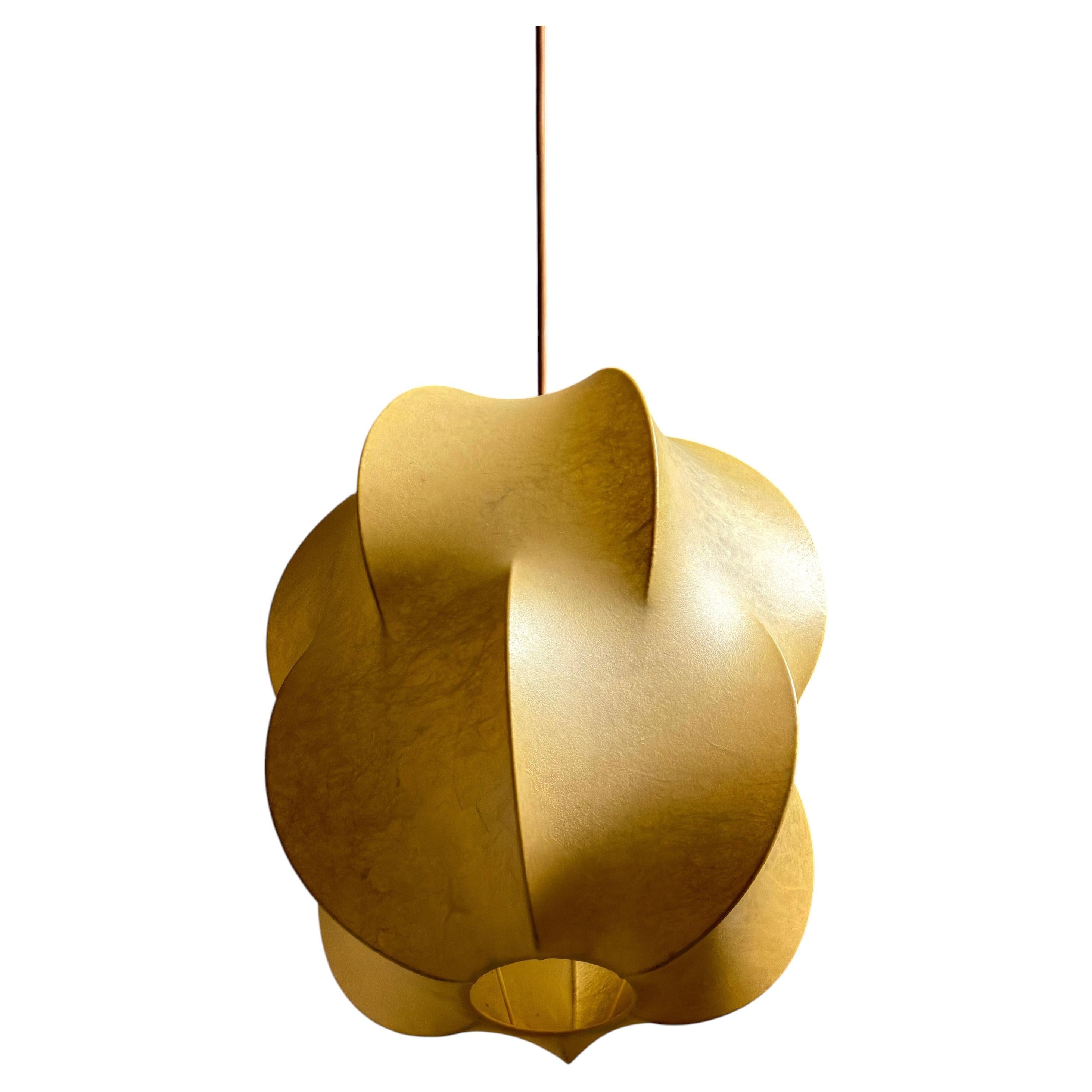 Lampada a sospensione italiana "Sinuous Cocoon" dallo stile scultoreo, anni '60/'70 circa
