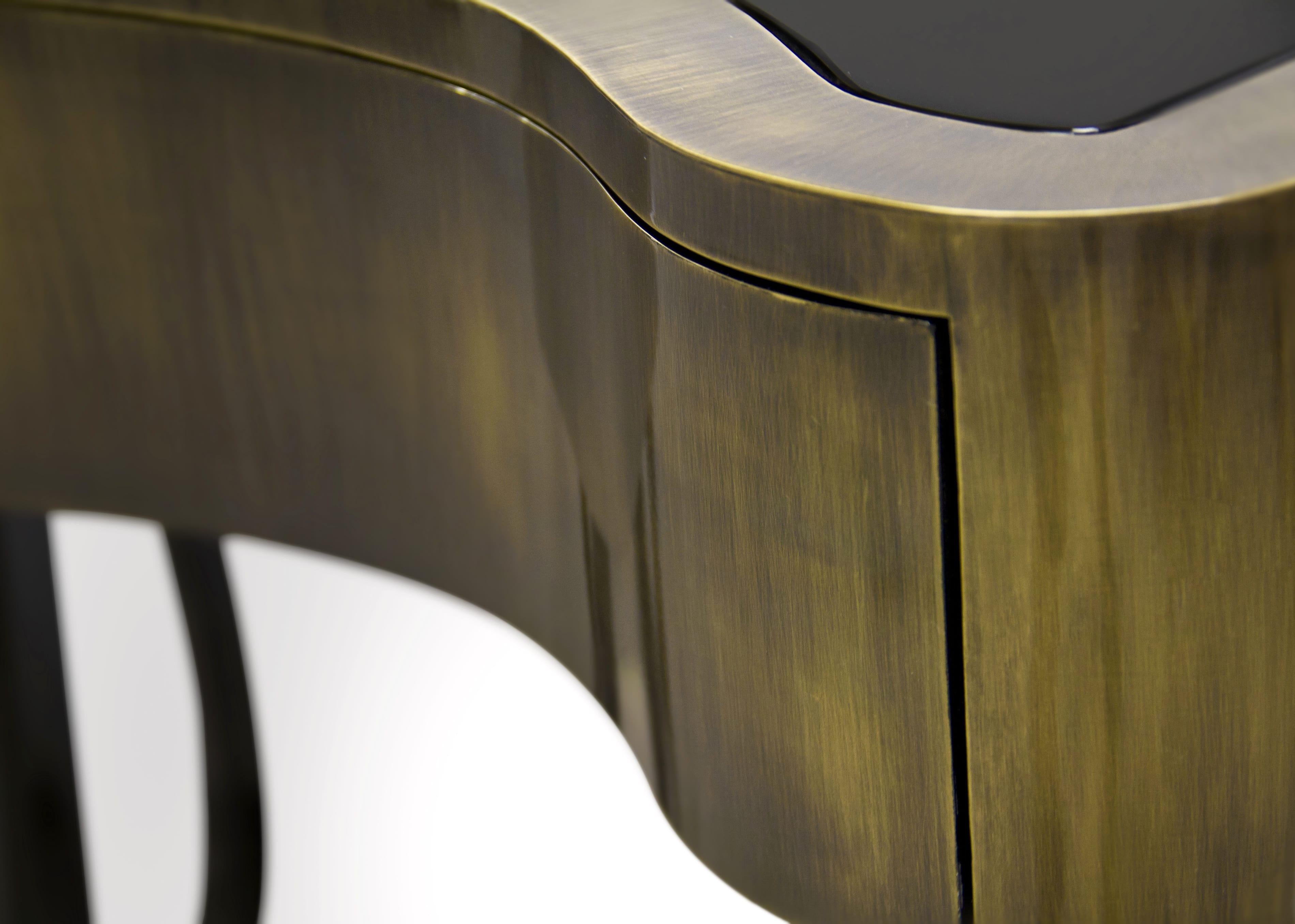 Contemporary Sinuous Patina Console by Boca do Lobo In New Condition For Sale In New York, NY