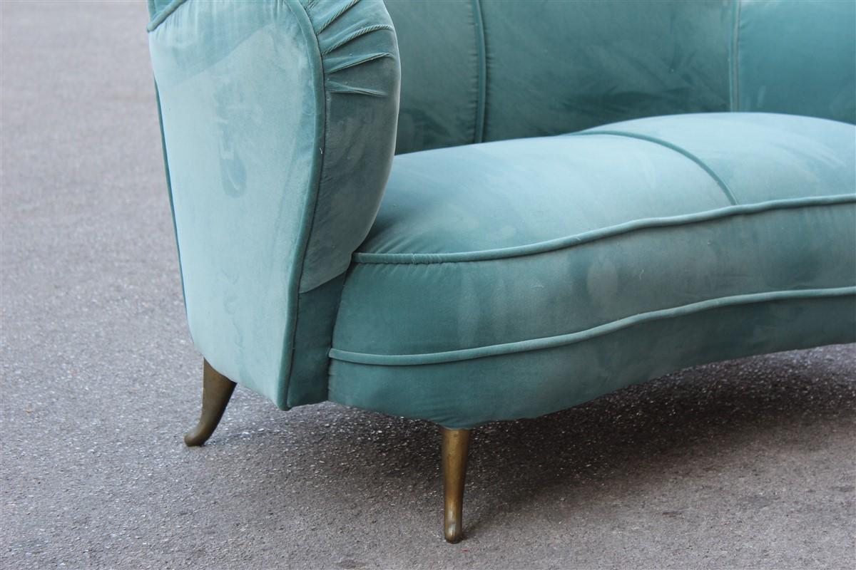 Sinuous velvet turquoise sofa midcentury sofa Isa Bergamo Italian Design.

Elegant and trendy shapes, sofa of exceptional quality and elegance, totally restored.