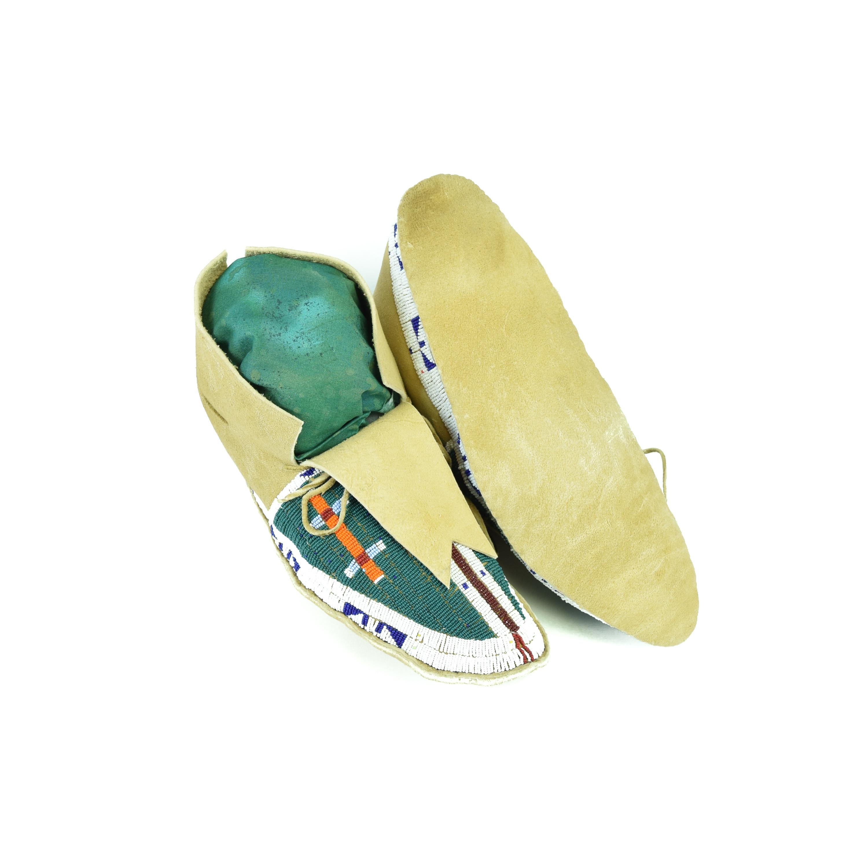 Mocassins Amérindiens Vintage En Cuir Perlé, Motif Papillon, Chaussures Sioux Faites Main