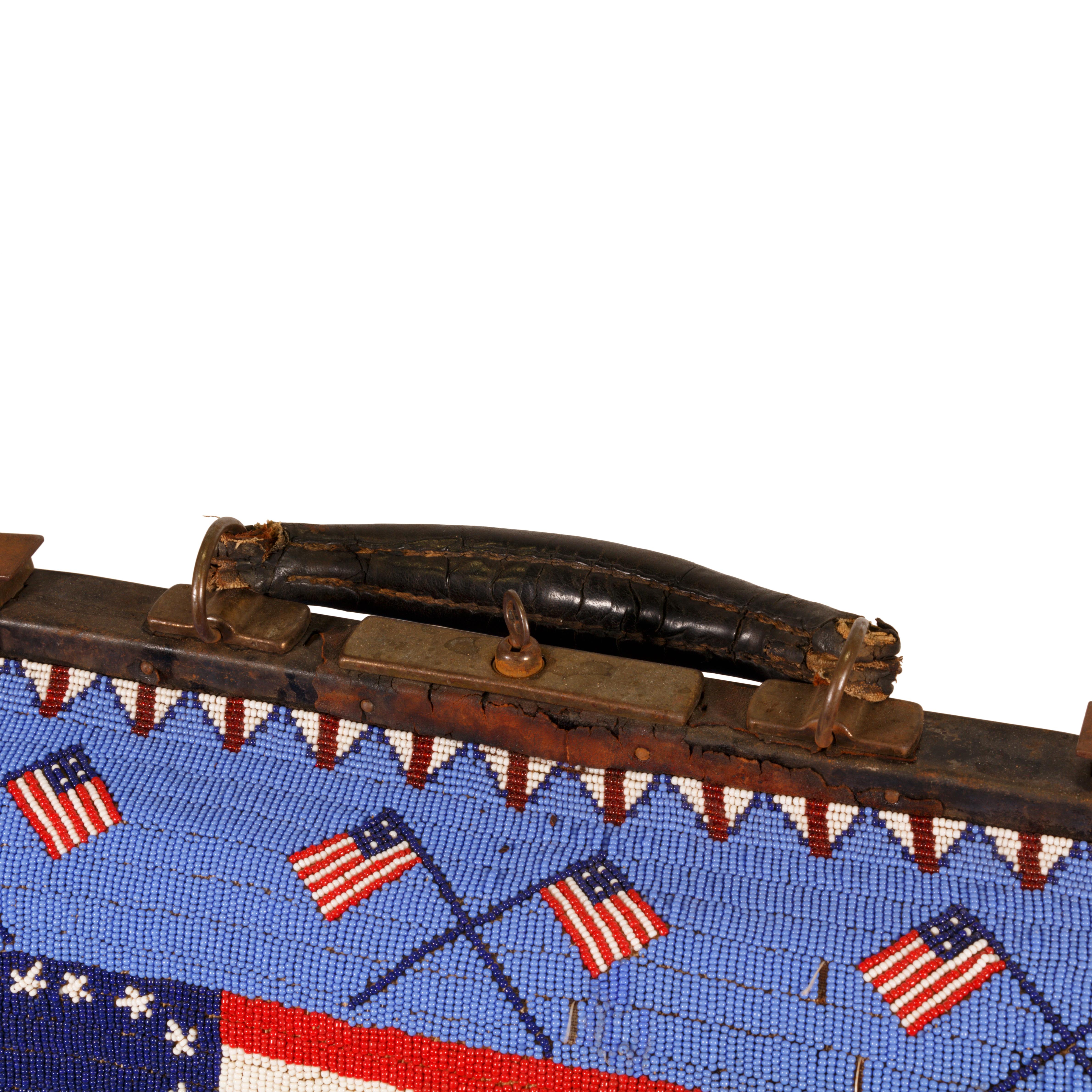 Sioux Beaded Patriotic Doctor's Bag, Early 20th Century In Good Condition For Sale In Coeur d'Alene, ID