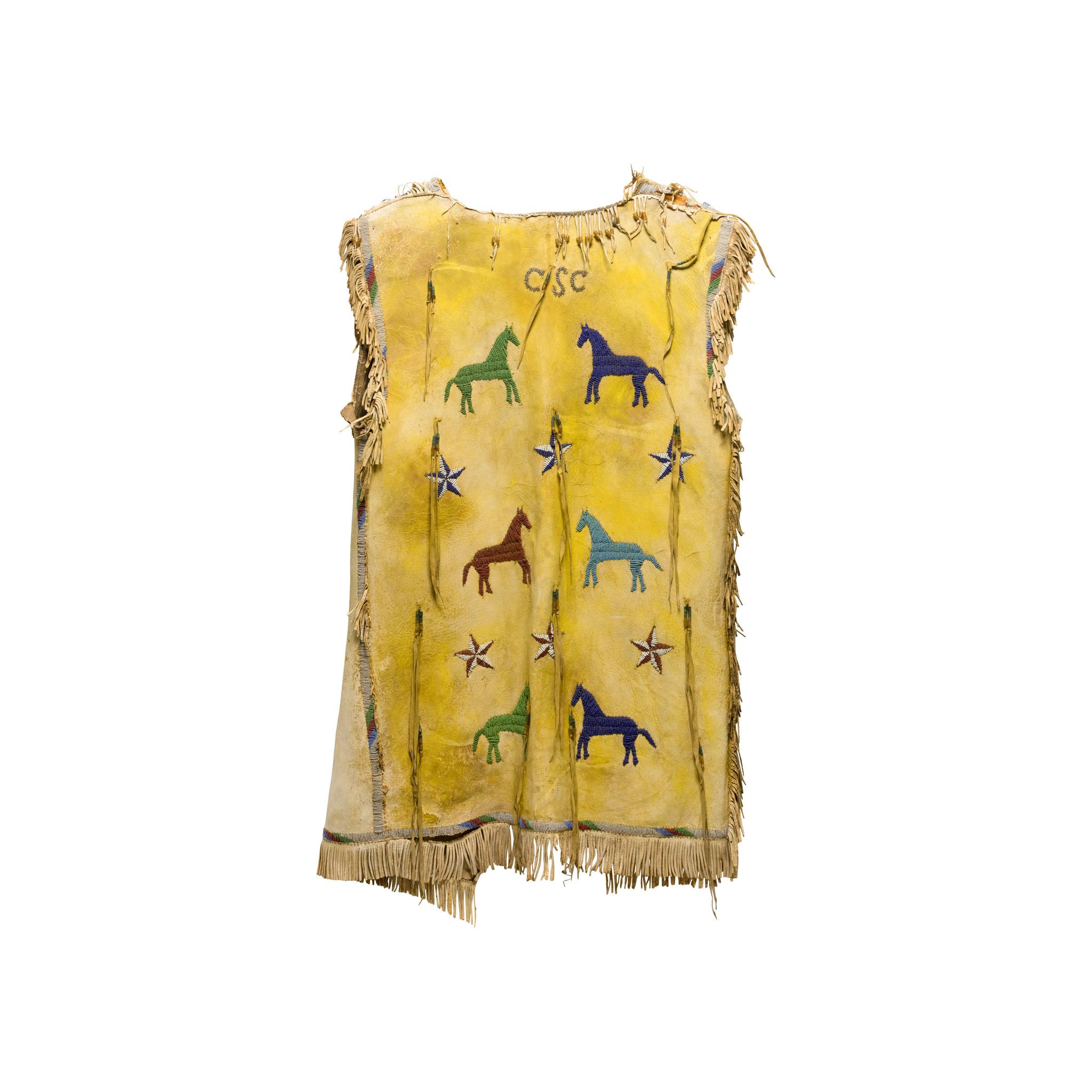 Sioux Beaded Pictorial Tunic In Good Condition For Sale In Coeur d'Alene, ID