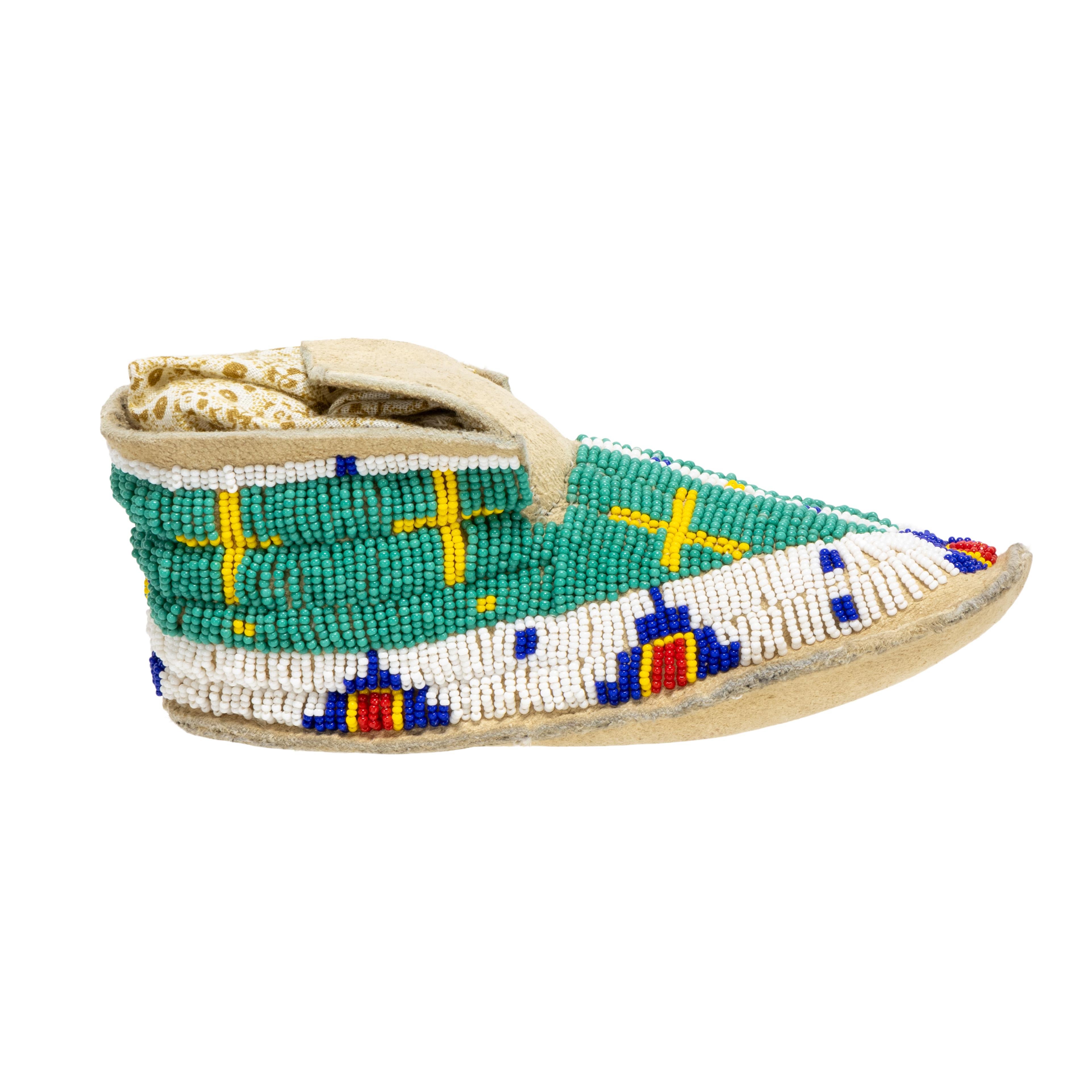 Native American Sioux Child's Moccasins For Sale