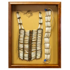 Choker et plaque de boutonnage en coquillage Sioux Dentalia