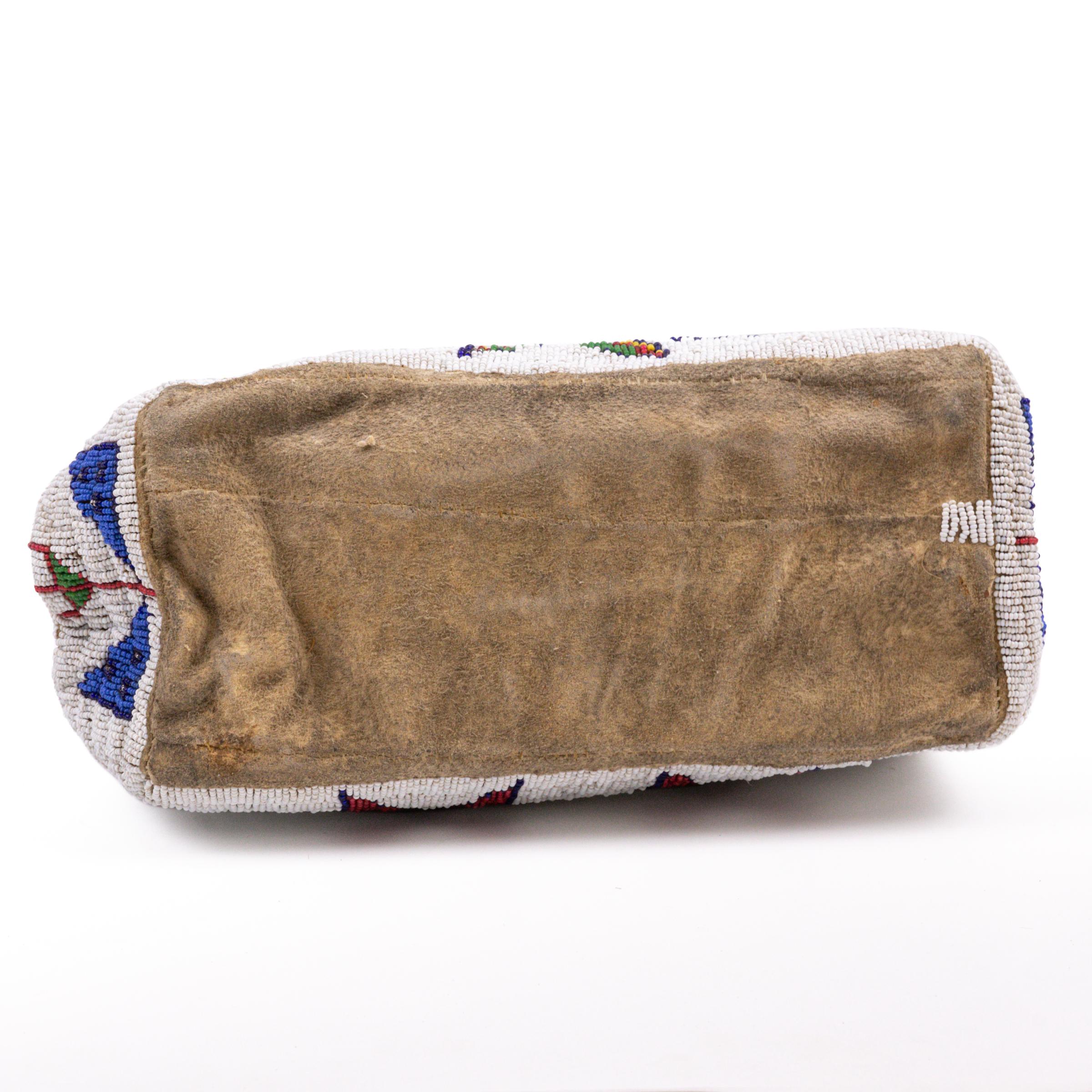 Con perline Borsa da medico degli indiani Sioux (delle pianure) con perline di vetro e pelle di bufalo in vendita