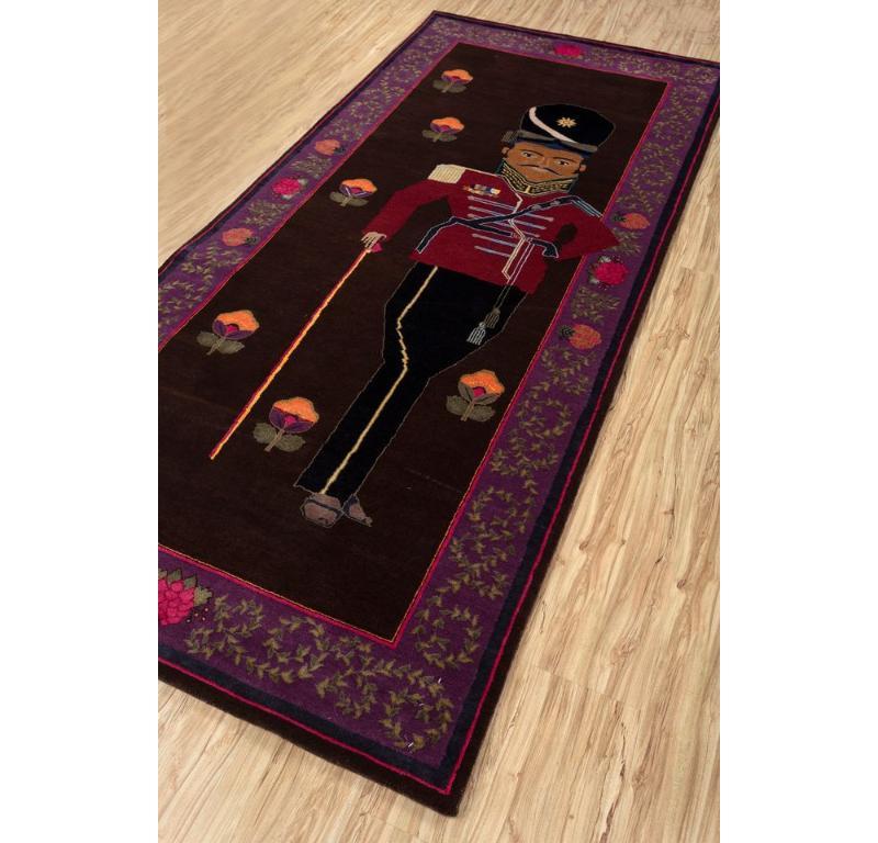 Presentamos la alfombra Sipahi de la colección Majnun, creada por la diseñadora de AD100 Pavitra Rajaram. Cuenta una poderosa historia de un doloroso legado colonial. Inspirándose en las tradiciones de diseño de Afganistán, que no sólo captan una
