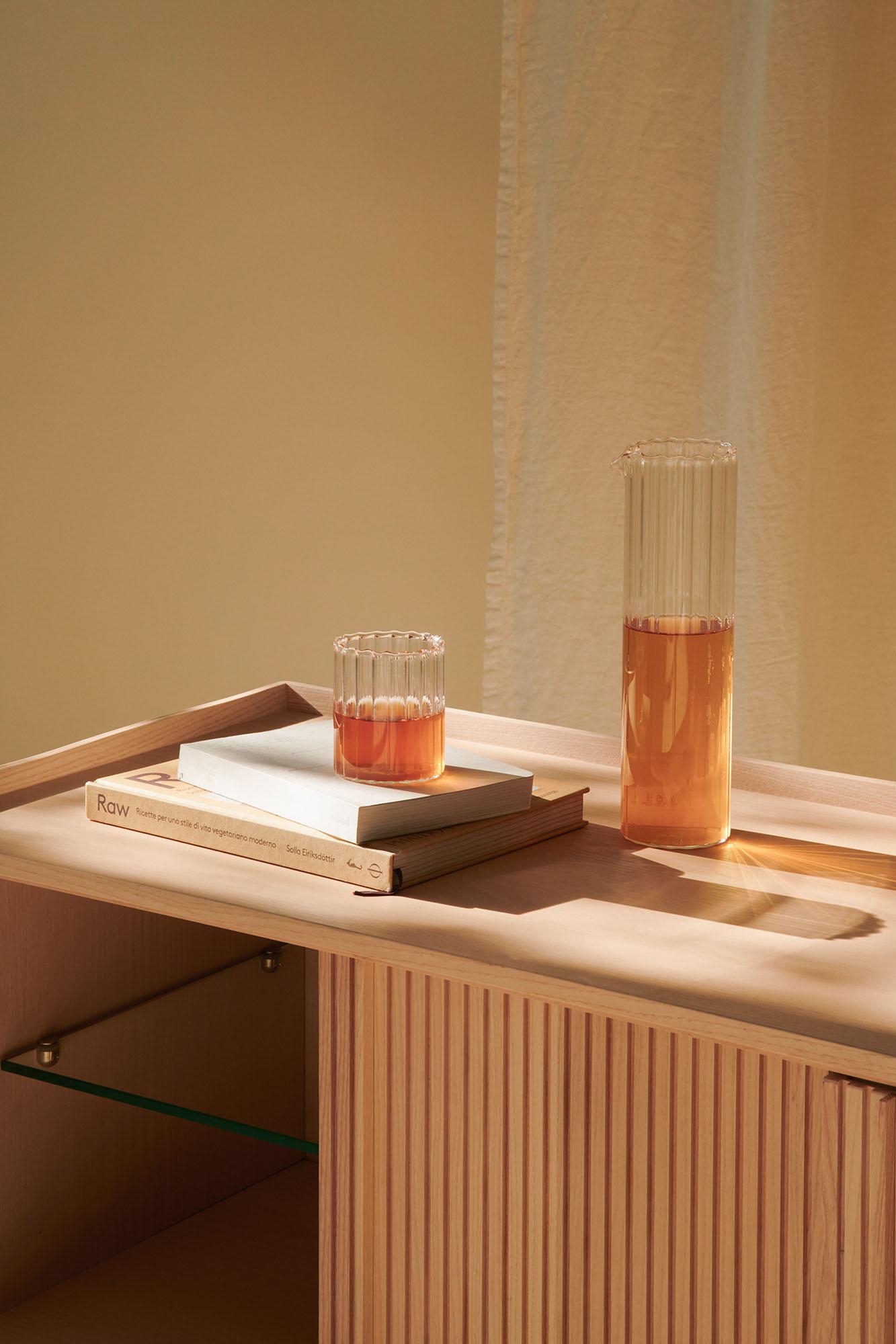 Sipario Sideboard aus Massivholz, Esche in natürlicher Oberfläche, 2 Türen, zeitgenössisch im Zustand „Neu“ im Angebot in Cadeglioppi de Oppeano, VR