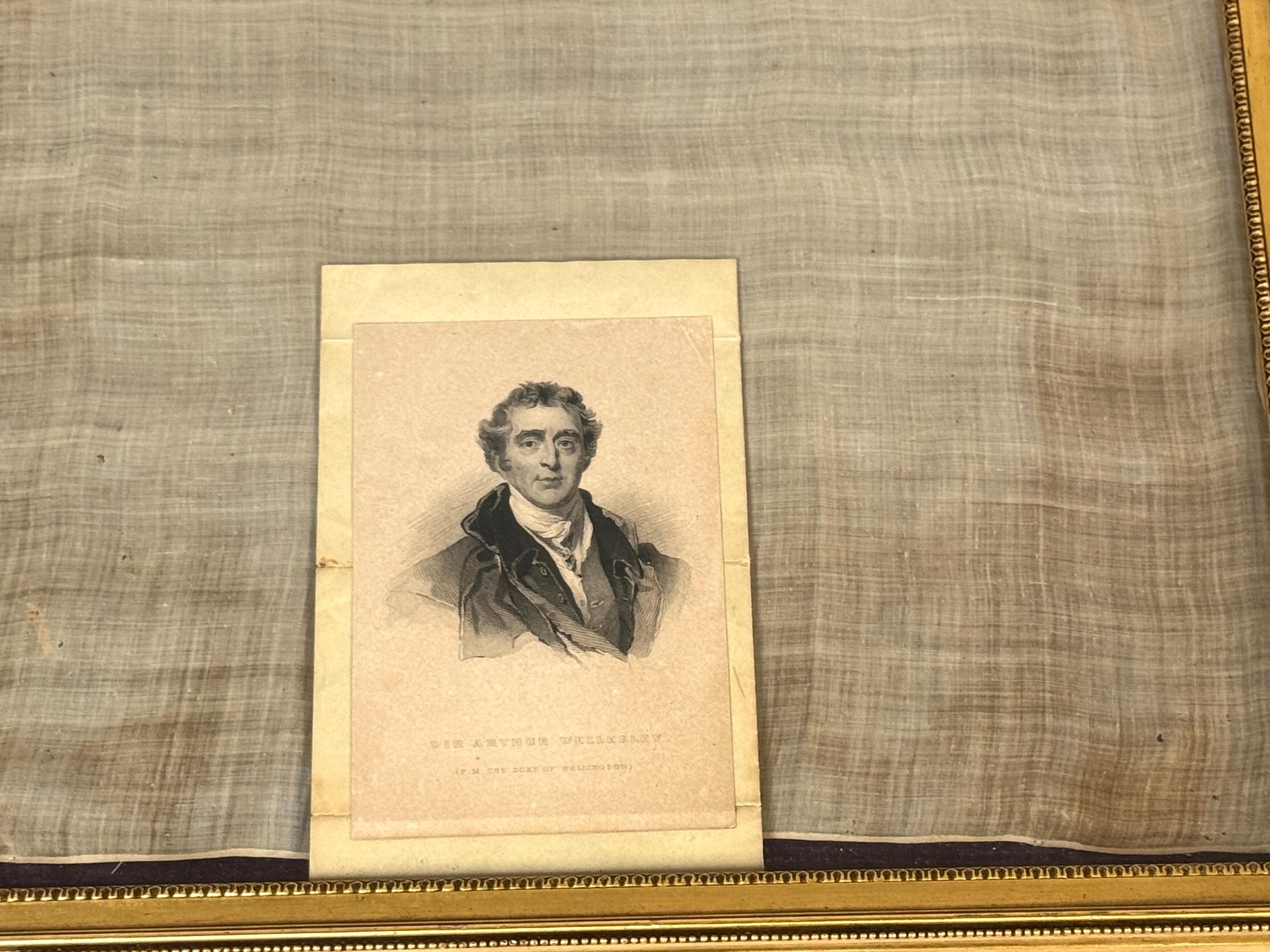 Mouchoir en soie de Sir Arthur Wellington, 1er duc de Wellington, encadré Bon état - En vente à West Palm Beach, FL