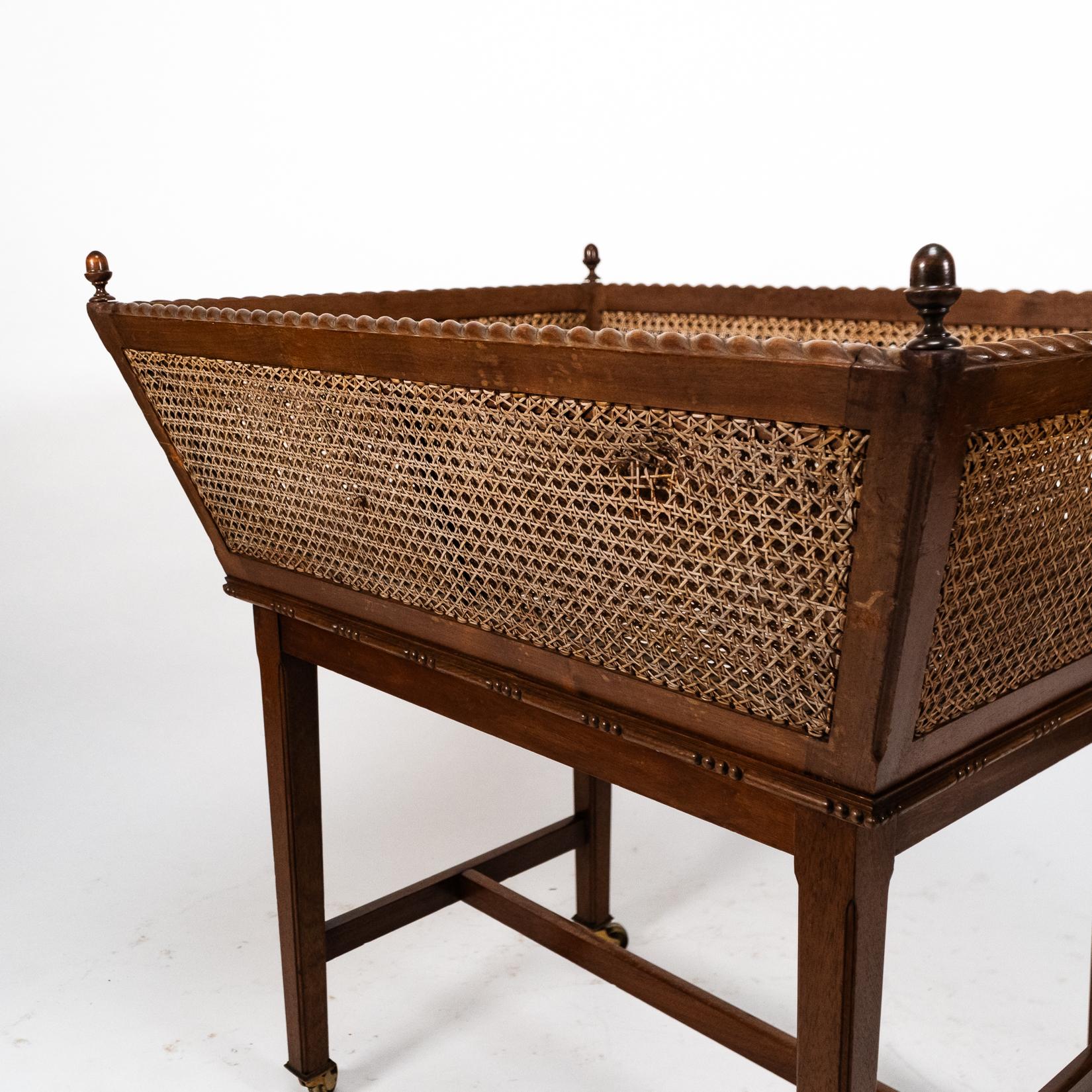 Sir Edwin Landseer Lutyens. A Rare Newspaper Basket with Acorn Finials For Sale 7