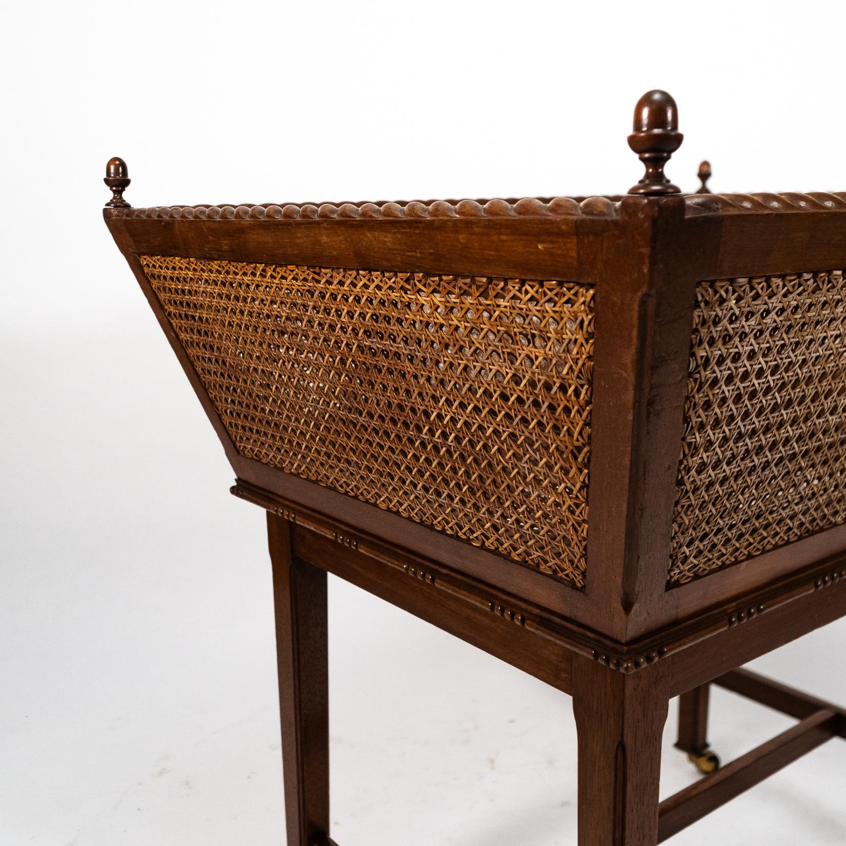 Sir Edwin Landseer Lutyens. A Rare Newspaper Basket with Acorn Finials For Sale 8