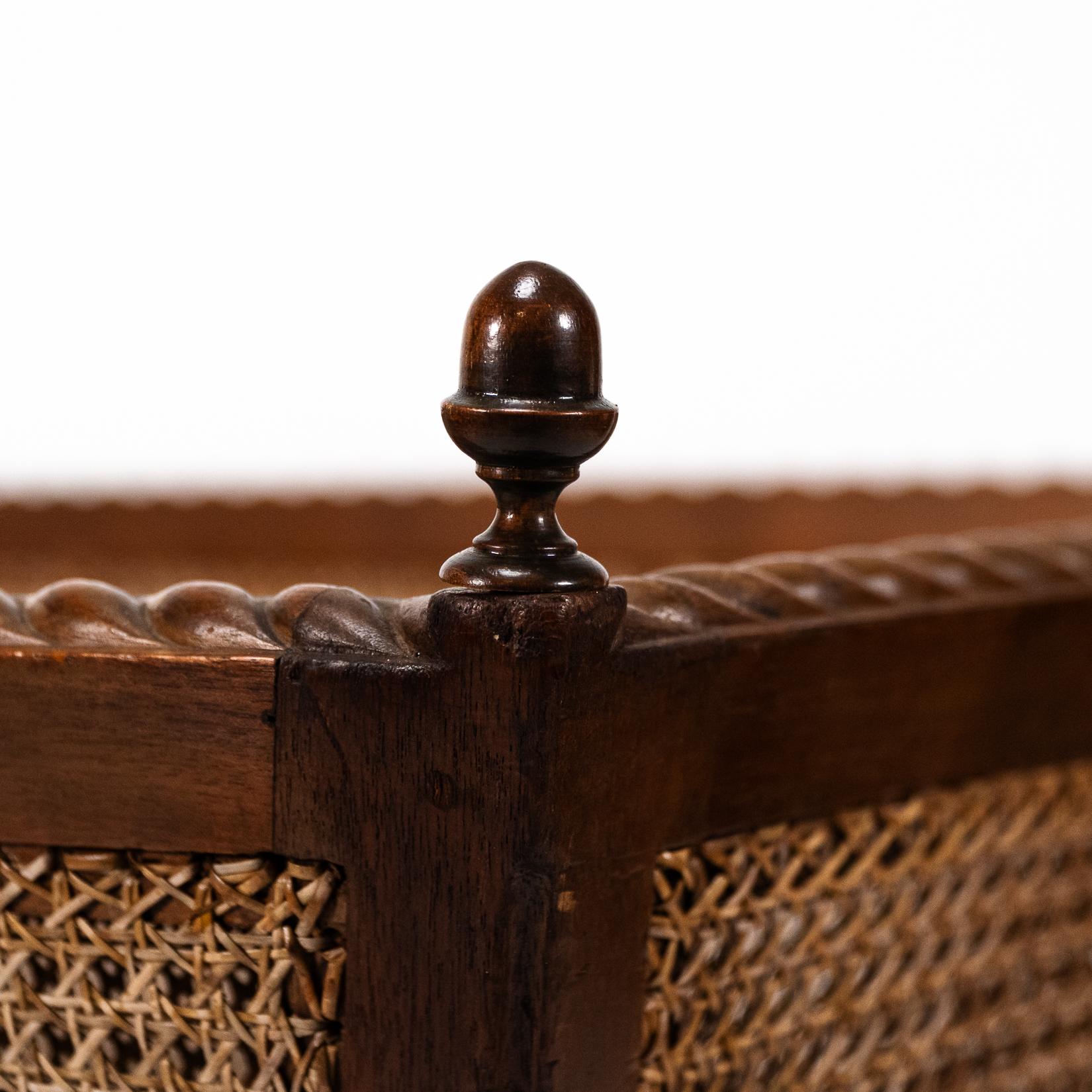 Sir Edwin Landseer Lutyens. A Rare Newspaper Basket with Acorn Finials For Sale 10
