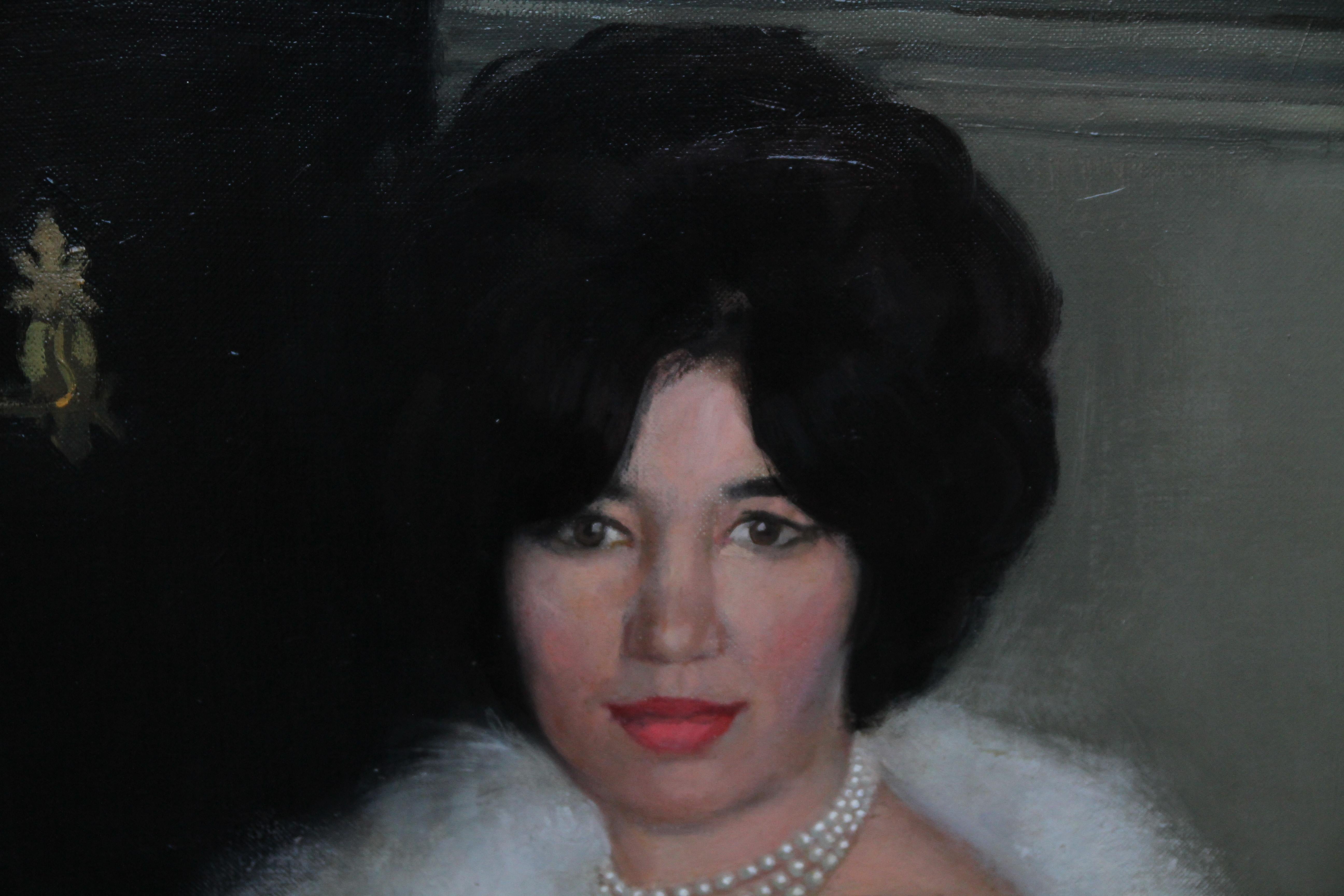 A stunning large British portrait oil painting attributed to Sir Gerald Festus Kelly or his circle. This superb portrait depicts Mrs Rona Lucas nee Levey (1928-2016) who was the second wife of Keith Lucas (1924-2012). Keith Lucas was the first chair