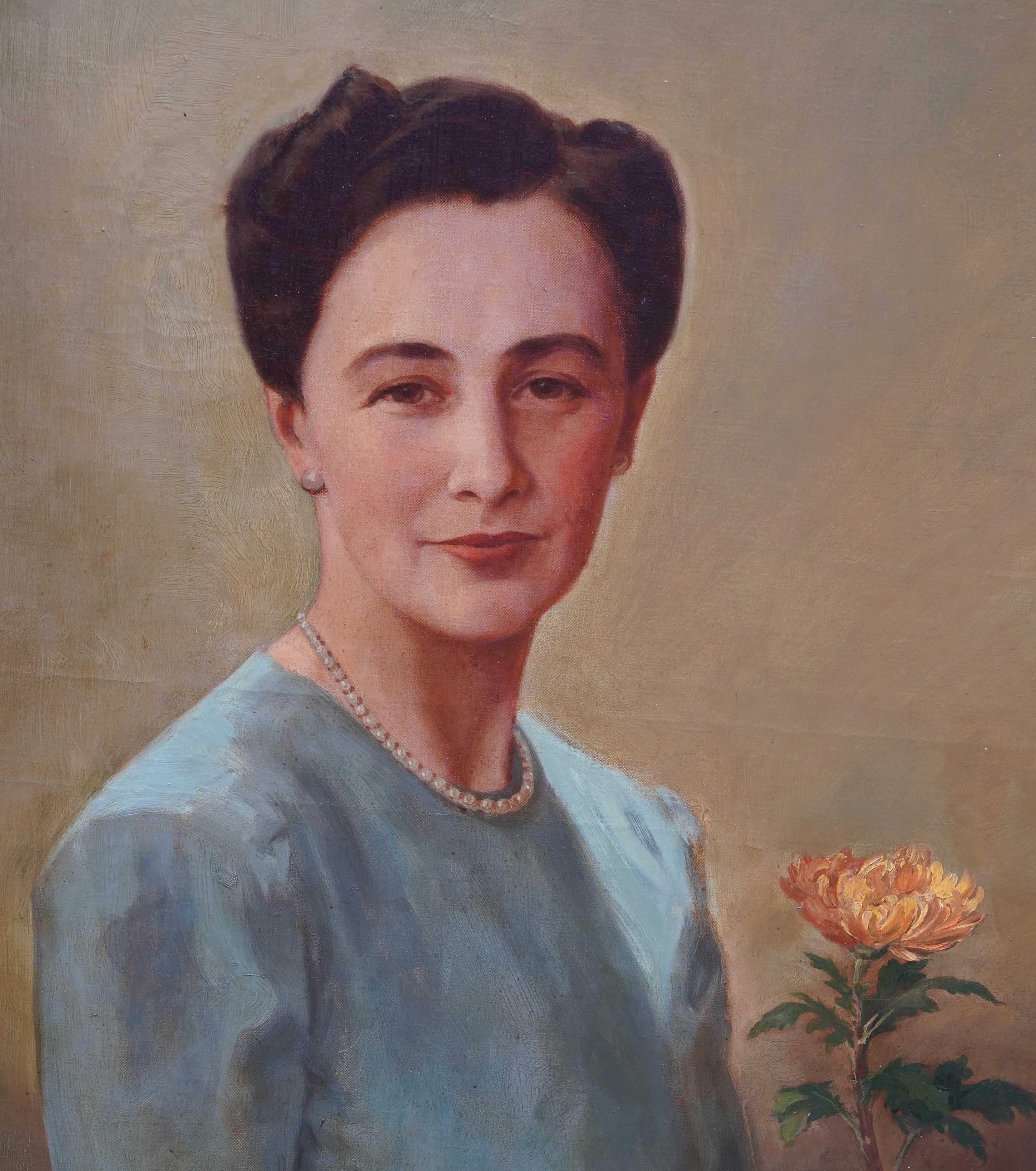 Porträt einer Dame, die Blumen arrangiert - Ölgemälde der britischen Kunst der 1940er Jahre (Braun), Portrait Painting, von Sir Gerald Festus Kelly