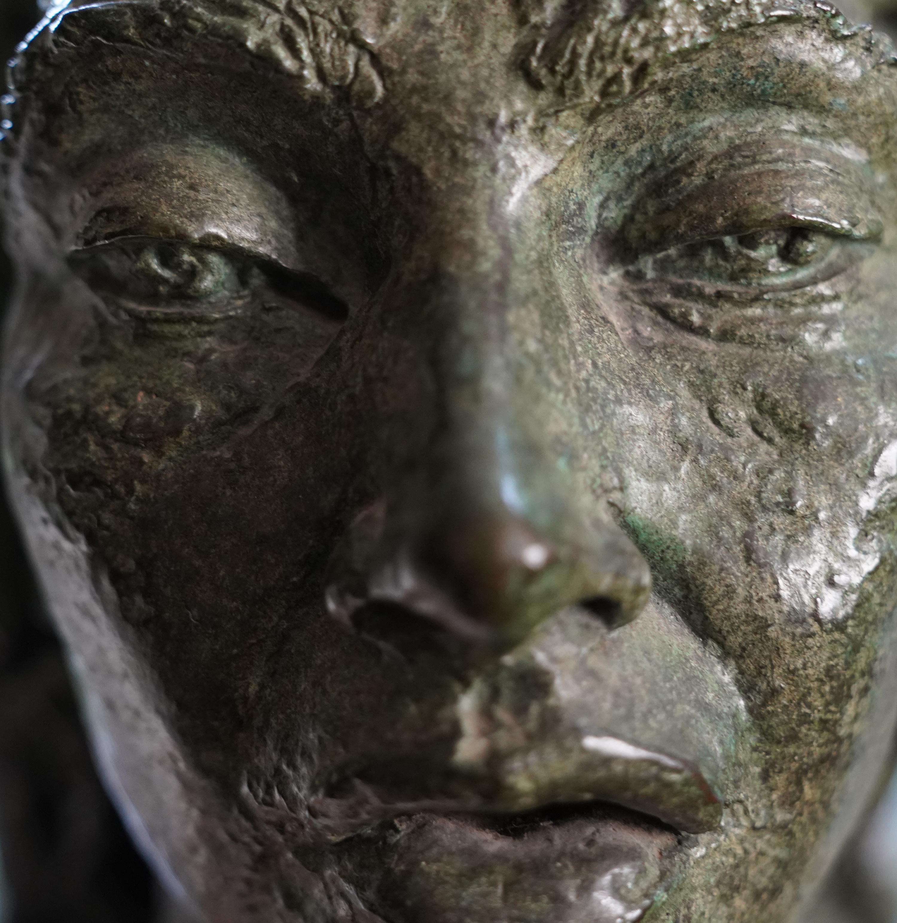 Second Portrait of Kathleen 1922 - British head shoulders  bronze sculpture For Sale 2