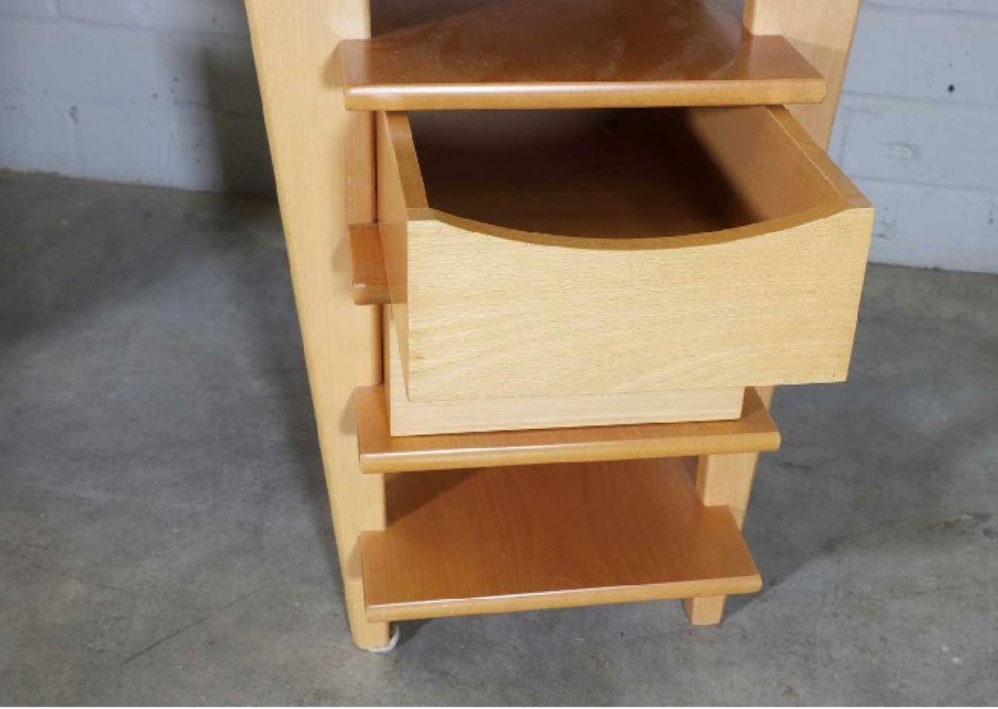 Sir Terence Conran Maple Pedestal Double sided Desk, double piece top with two drawer double sided drawers with two undershelves, late 20th Century. Very good condition.

H: 73 cm

W: 170 cm

D: 74.5 cm