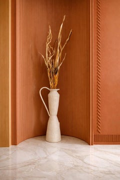 Cruche sculpturale gravée par Deetee Home