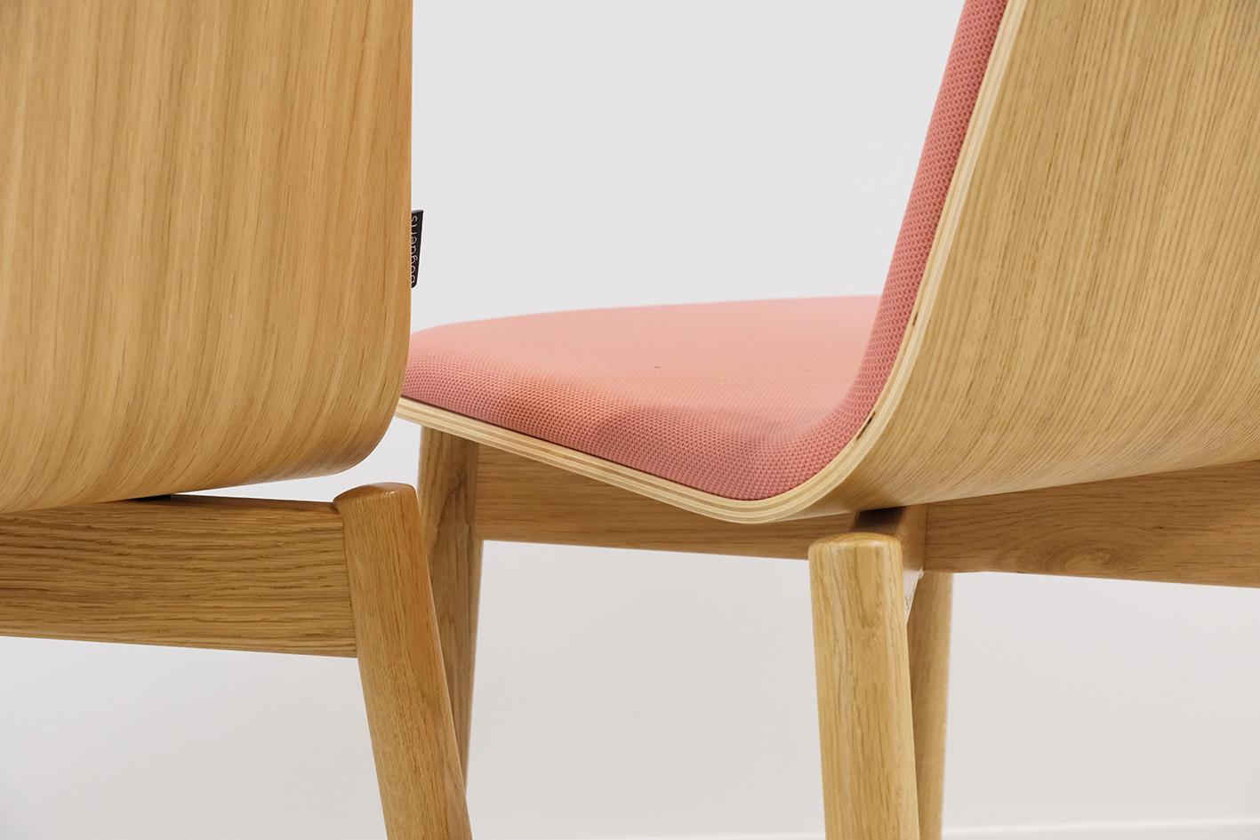 Sirenes stühle mit massivem eichengestell by Jacob Nitz für Bogaerts (21. Jahrhundert und zeitgenössisch) im Angebot