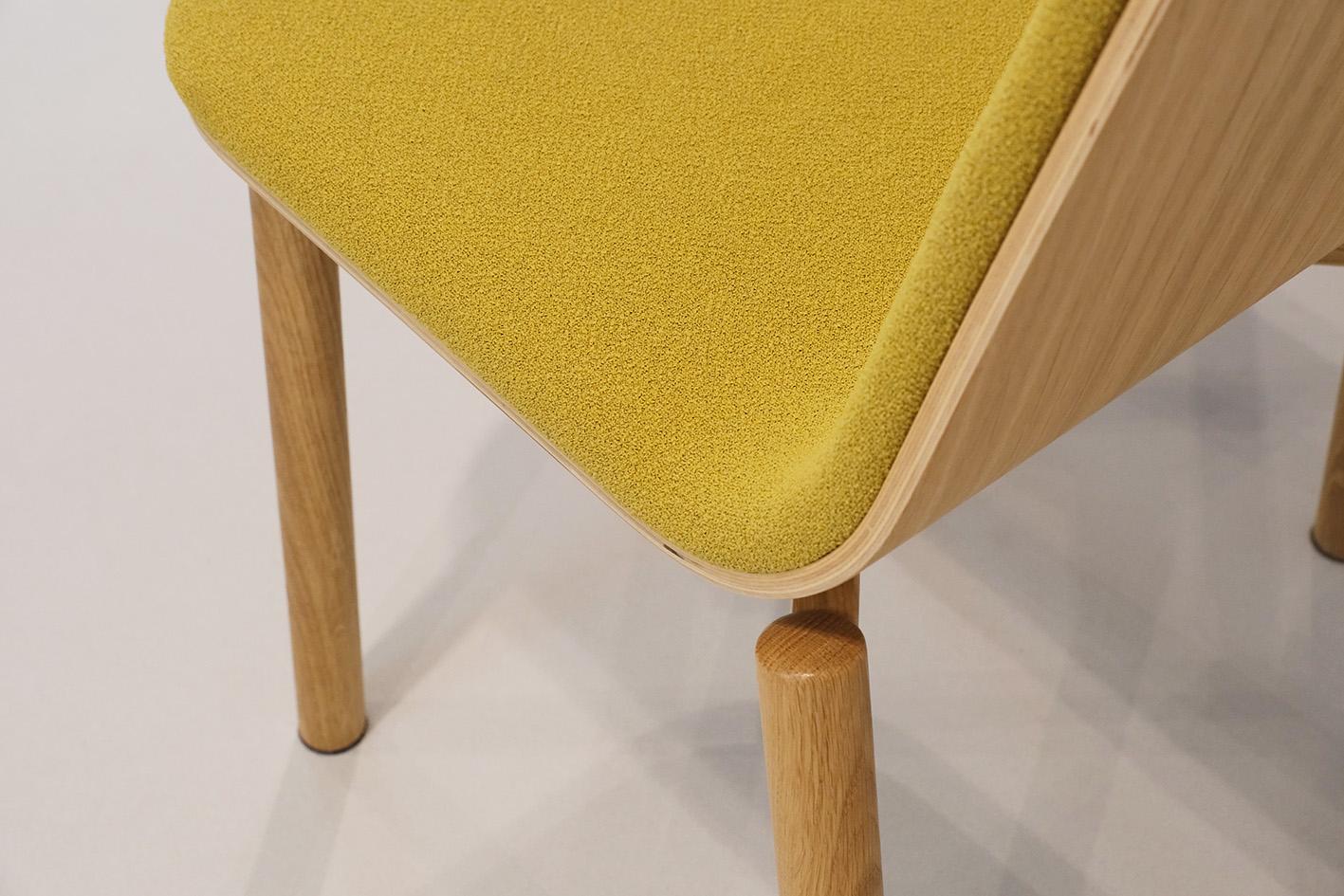 Sirenes stühle mit massivem eichengestell by Jacob Nitz für Bogaerts (21. Jahrhundert und zeitgenössisch) im Angebot