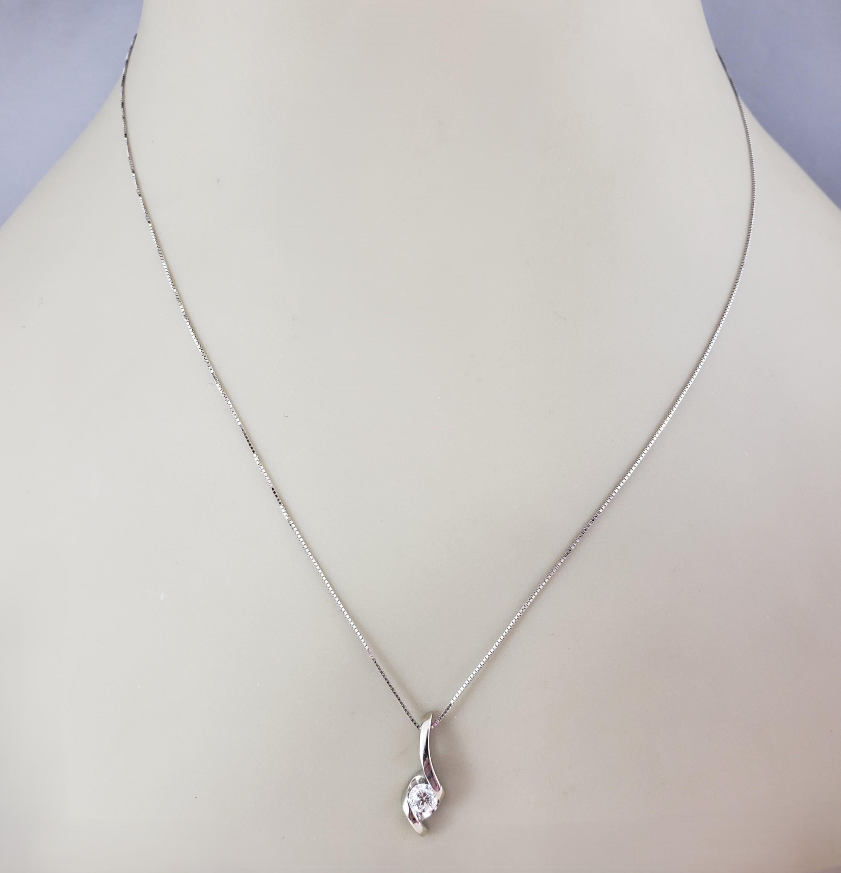 Collana con diamante in oro bianco 14K Sirena Collection'S #23471 In condizioni buone in vendita a Washington Depot, CT