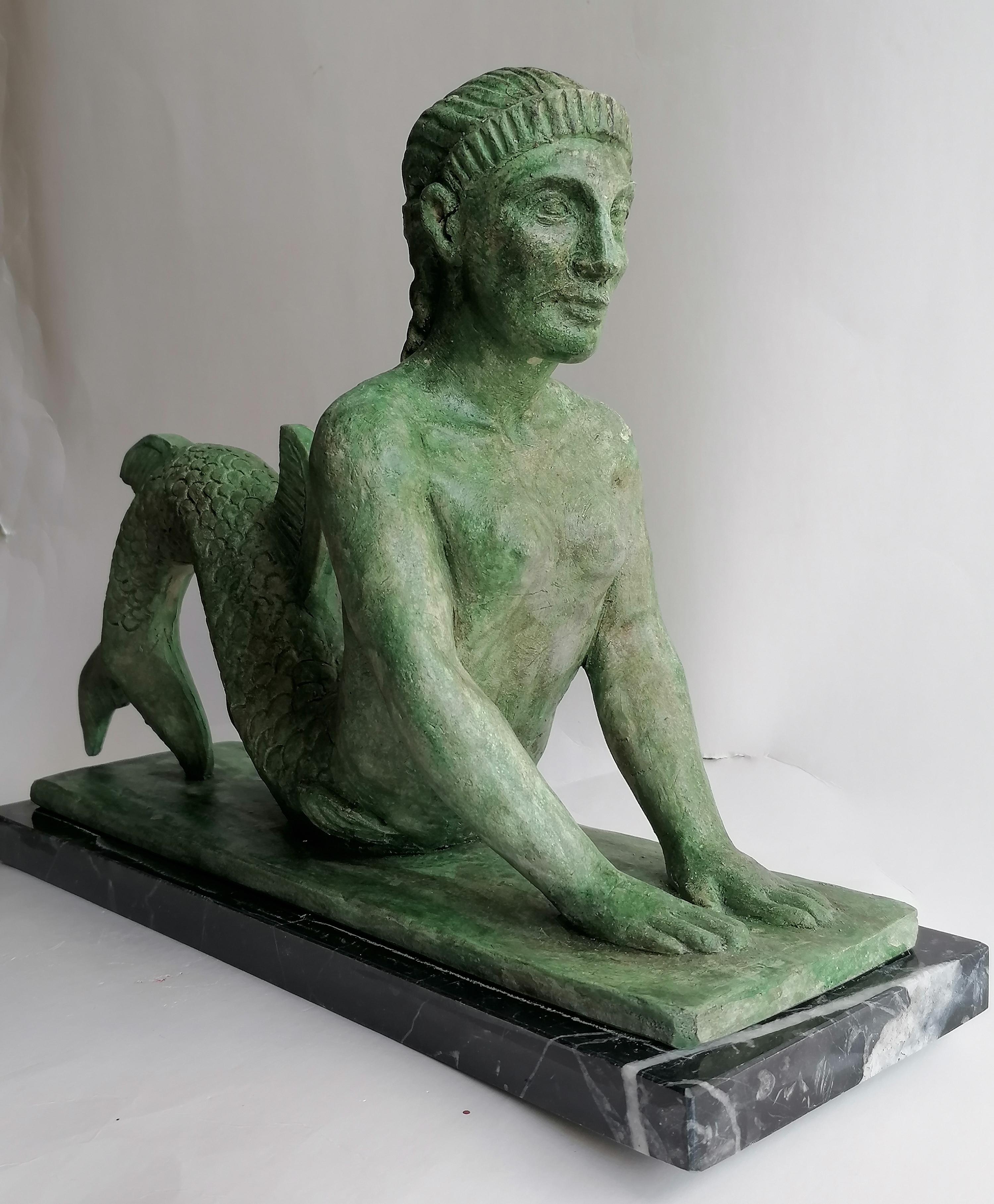 Sirena etrusca sobre cerámica refractaria bronceada - hecha a mano en Italia Hecho a mano en venta