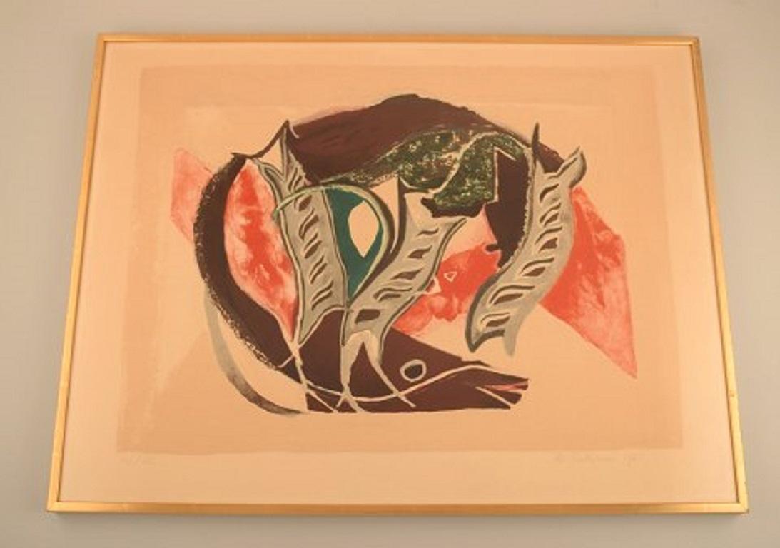 Siri Lovisa Rathsman (1895-1974), Sweden. Color lithography. Abstract composition with fish. 147/160. 
Dated 1963.
Measures: 71 x 54 cm.
The frame measures: 1 cm.
In excellent condition.
Signed, numbered and dated in pencil.

Siri Lovisa